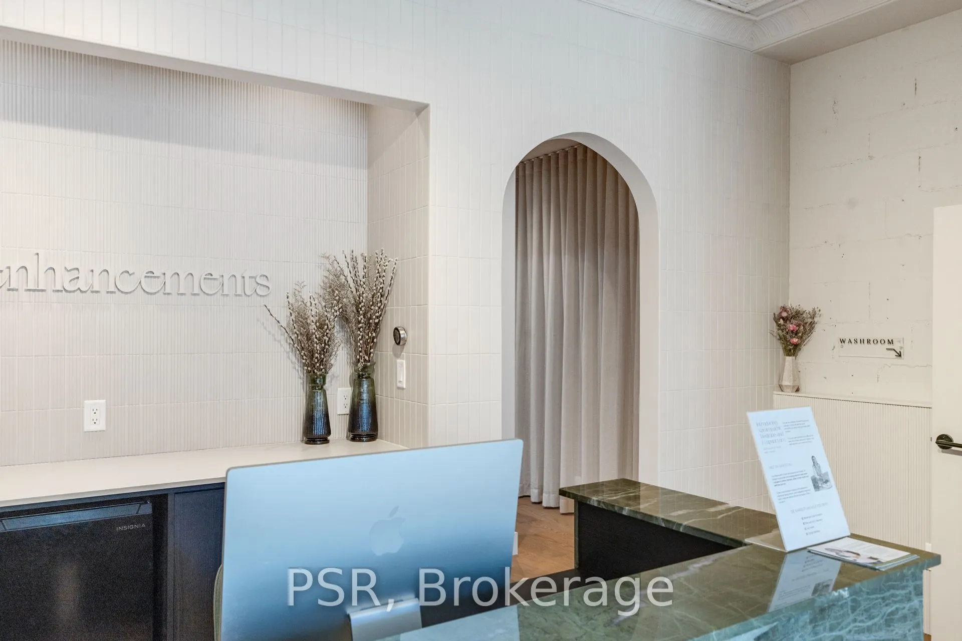 1656 Queen Street W