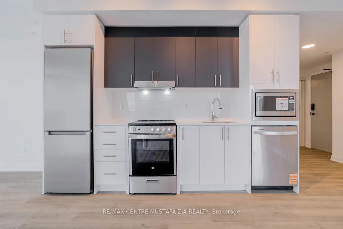 5105 Hurontario Street, #3202