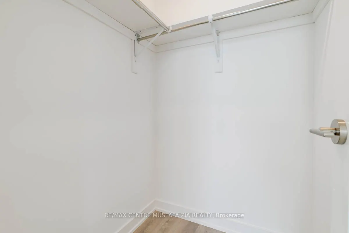 5105 Hurontario Street, #3202