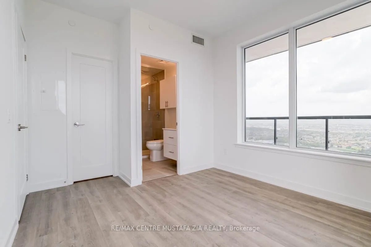 5105 Hurontario Street, #3202