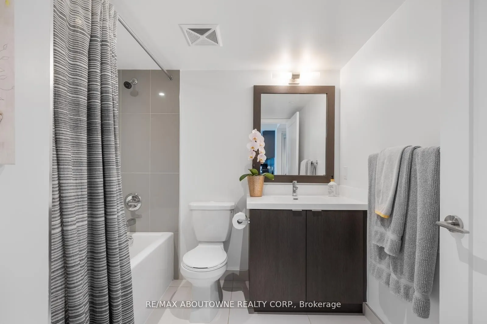 7 Mabelle Avenue, #801
