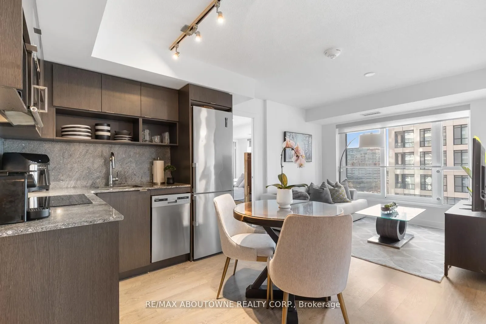 7 Mabelle Avenue, #801