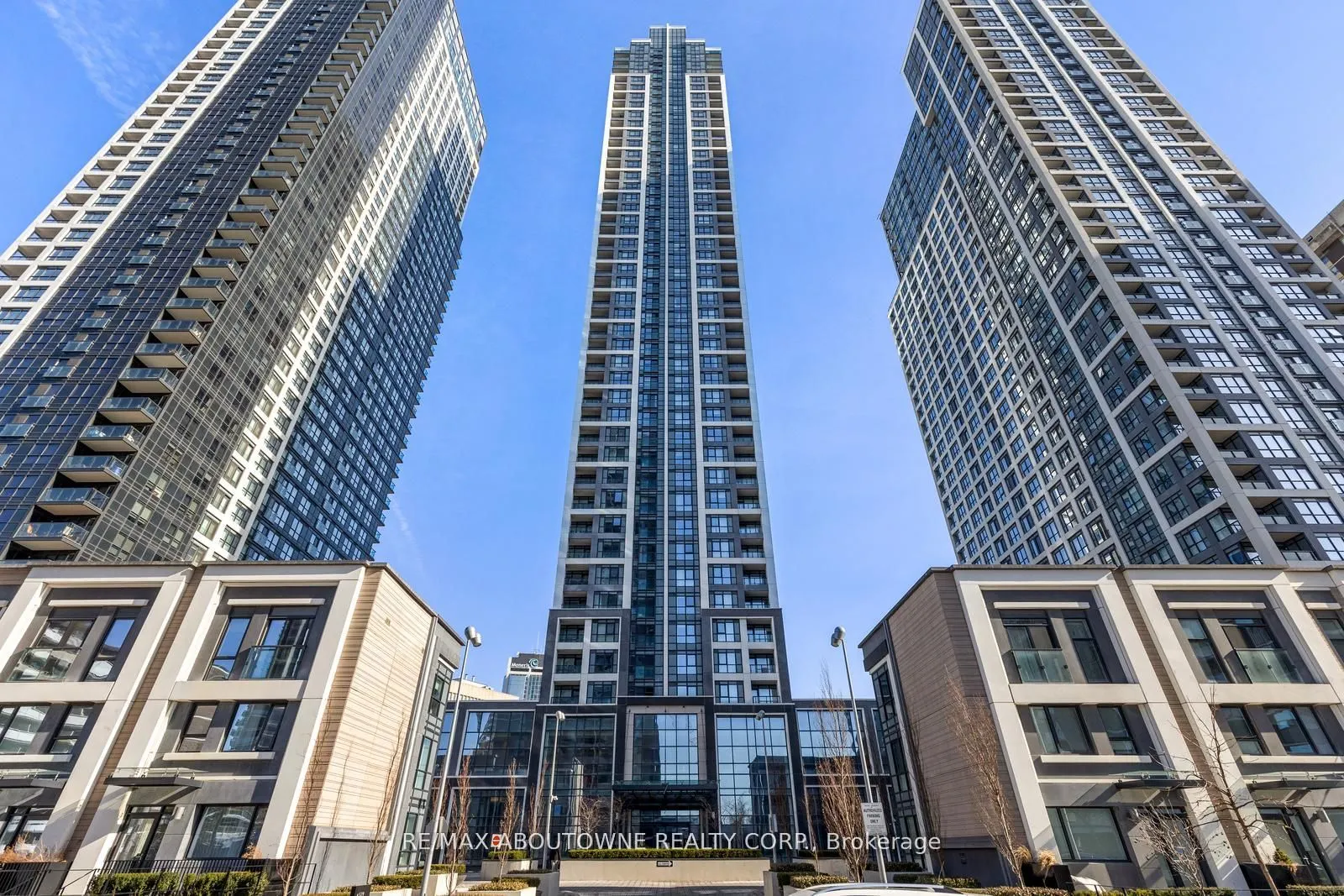 7 Mabelle Avenue, #801