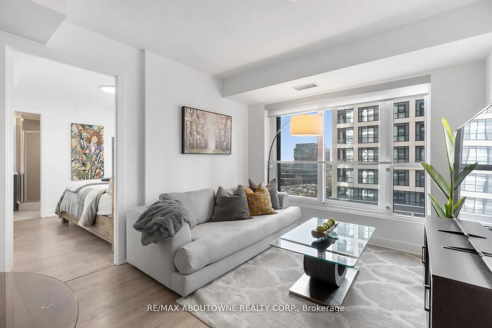 7 Mabelle Avenue, #801