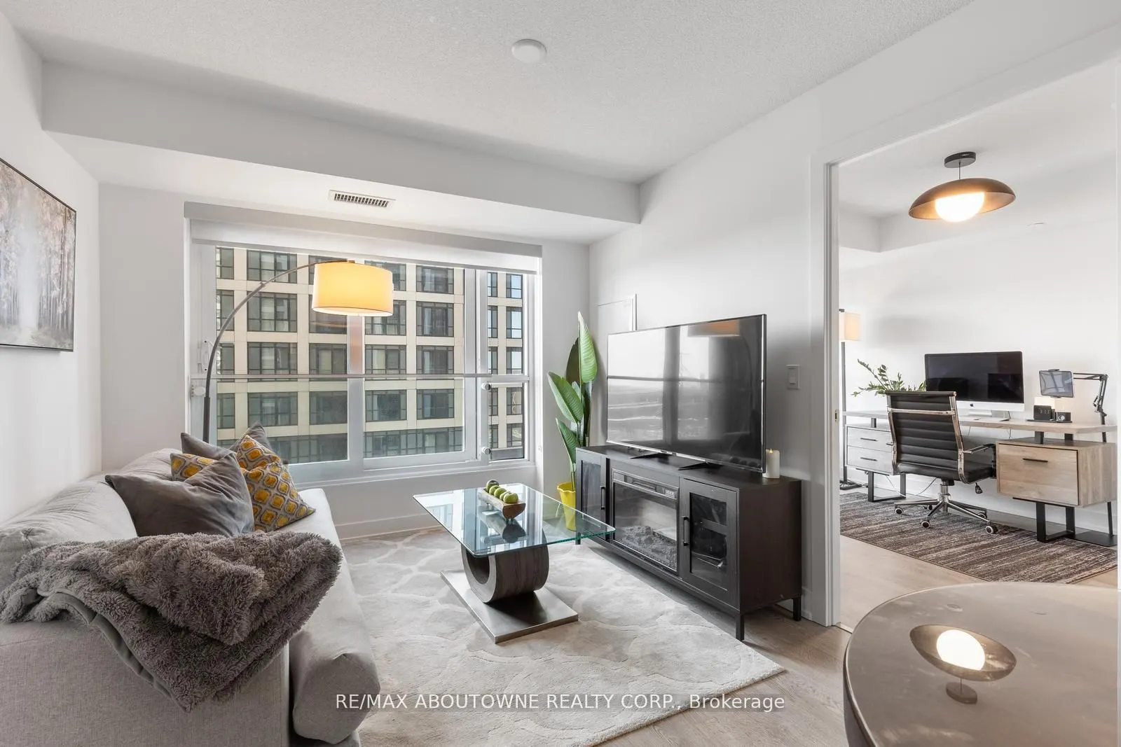 7 Mabelle Avenue, #801