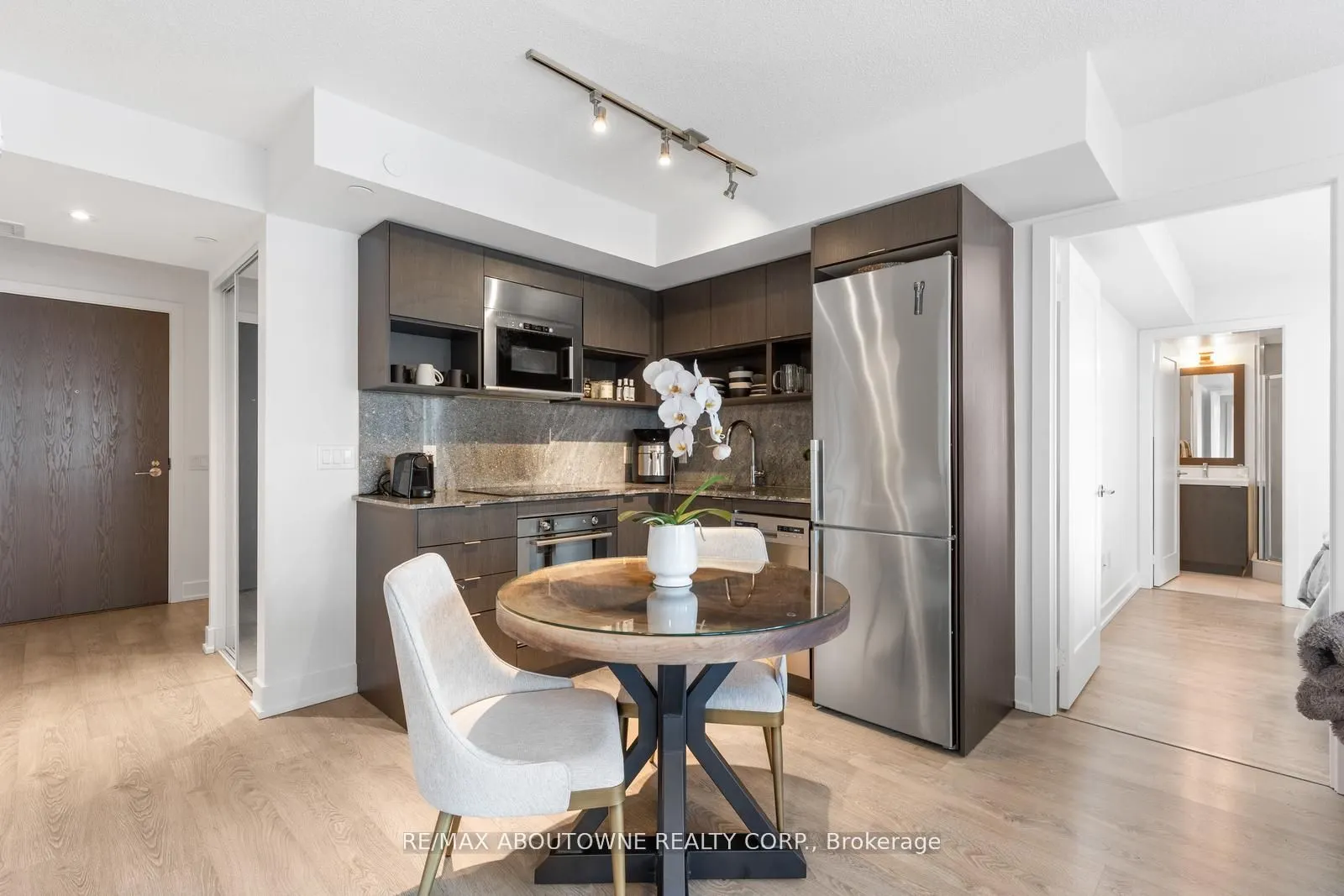 7 Mabelle Avenue, #801