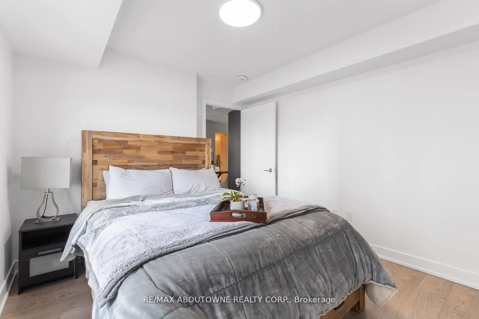7 Mabelle Avenue, #801