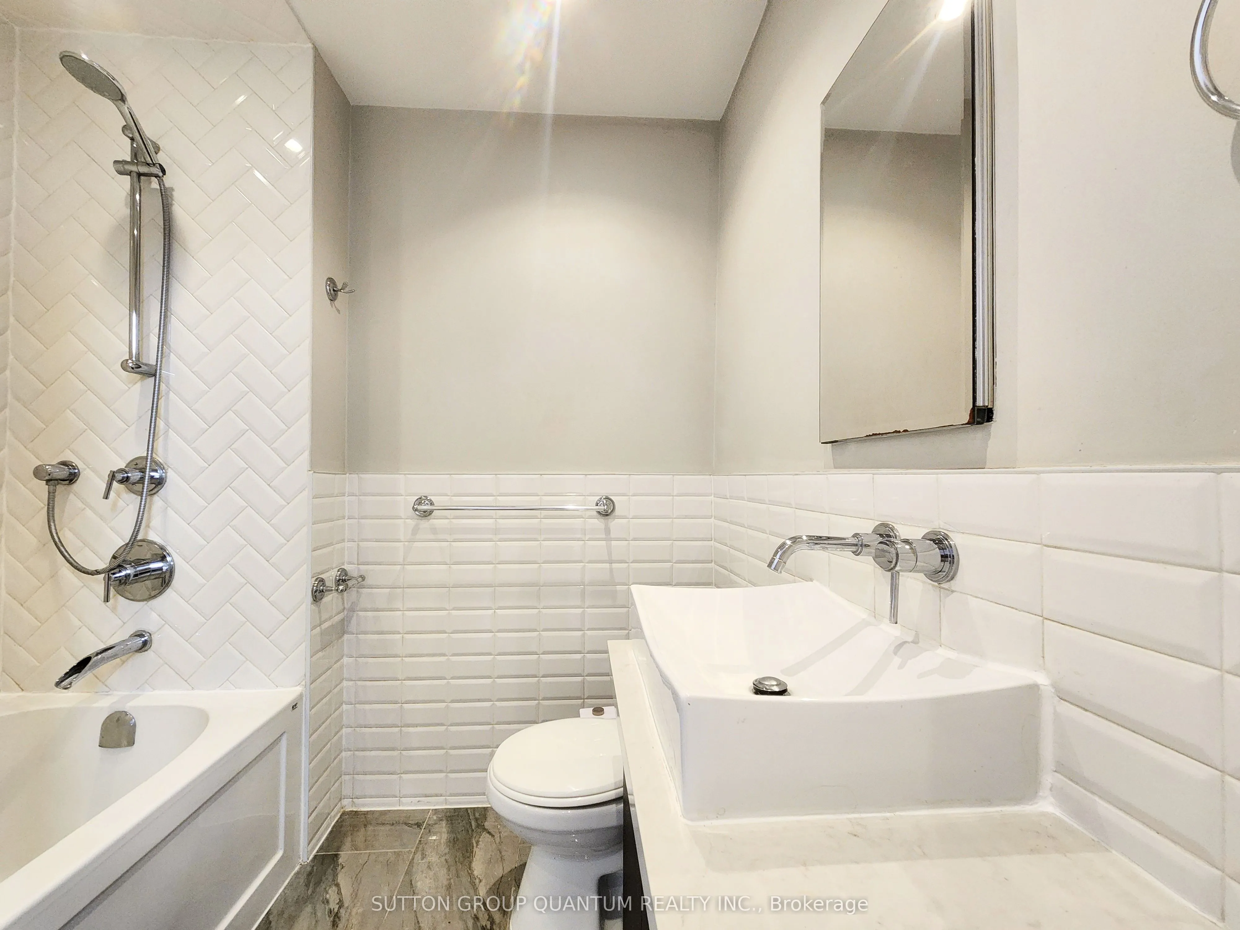 291 RONCESVALLES Avenue, #UPPER