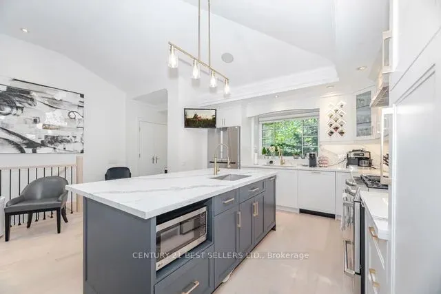 1595 Calverton Court