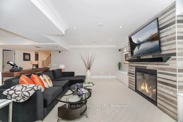 1595 Calverton Court