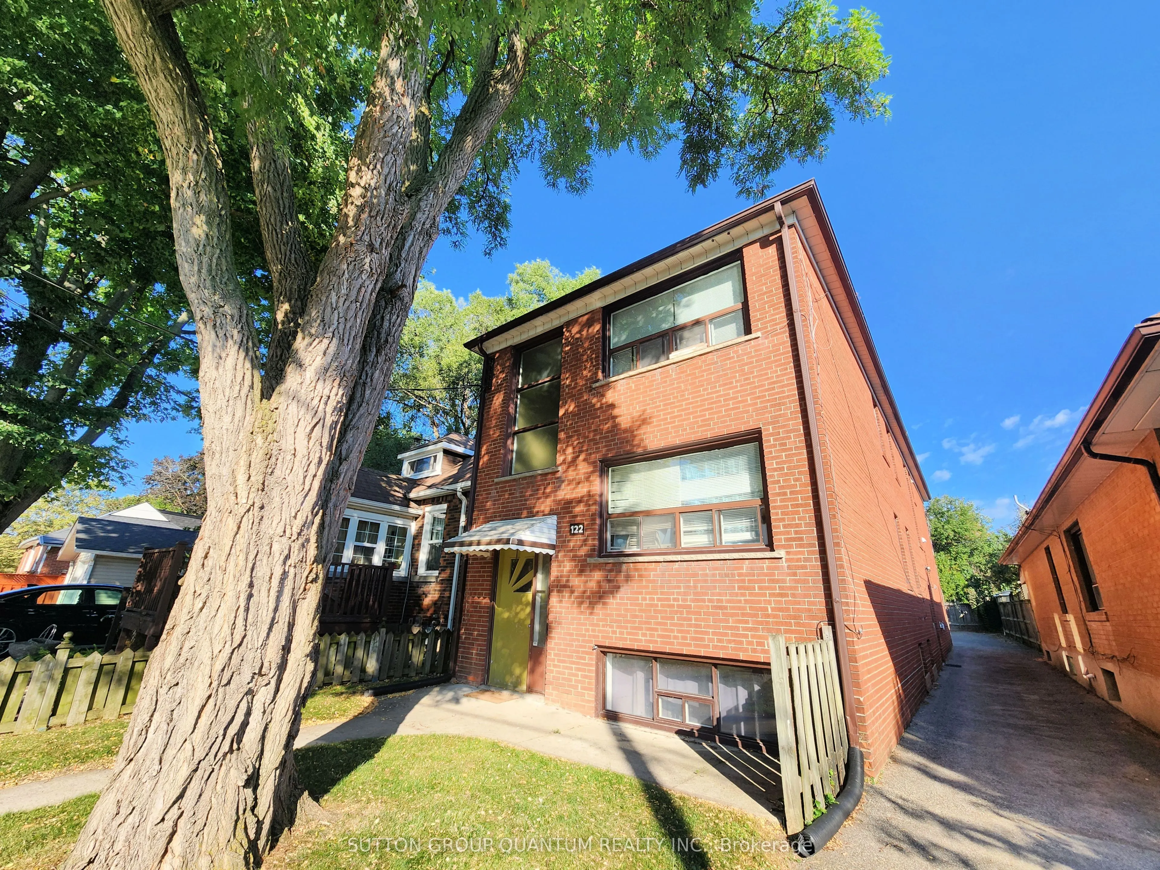 122 Newcastle Street, #1