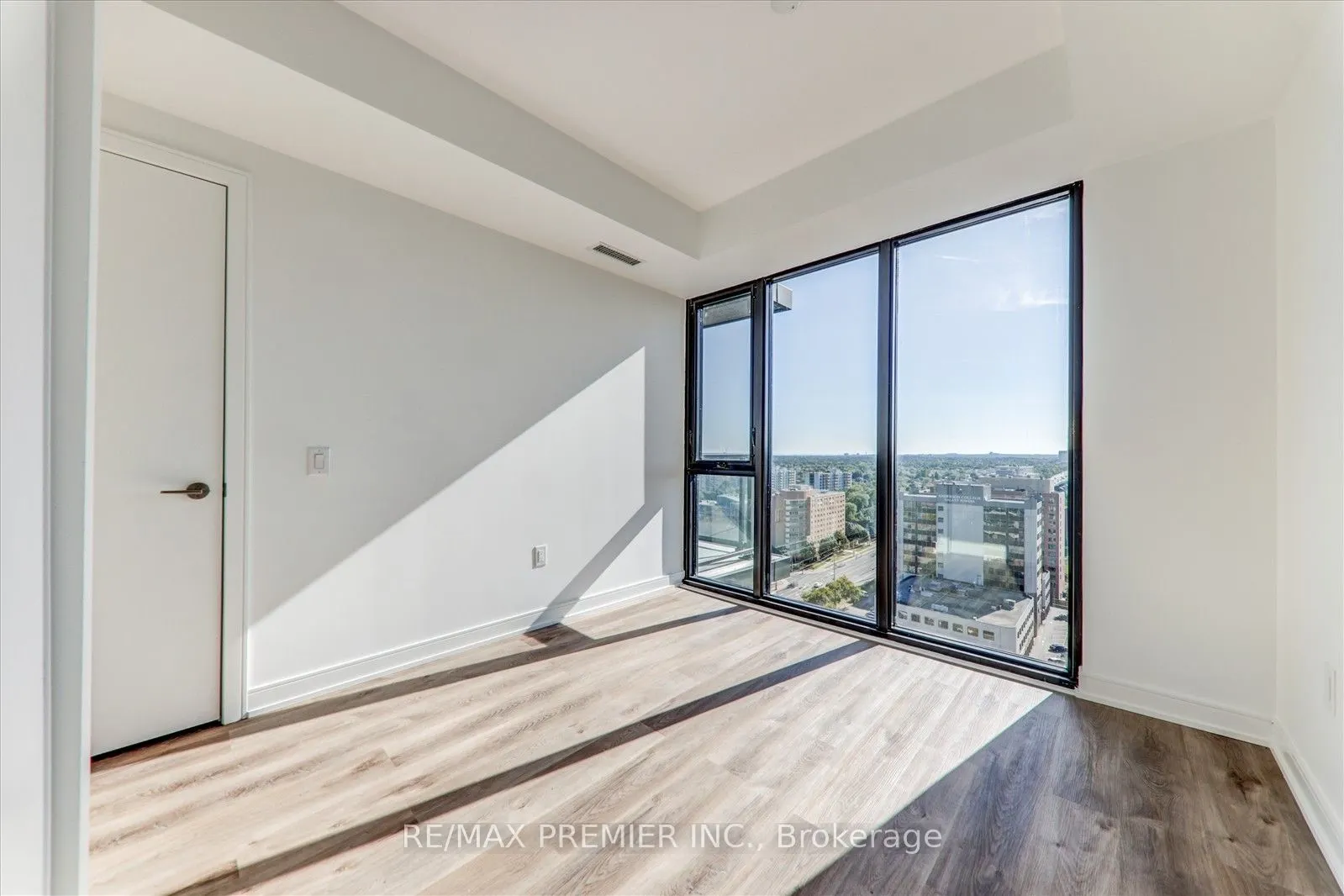 89 Dundas Street W, #1708