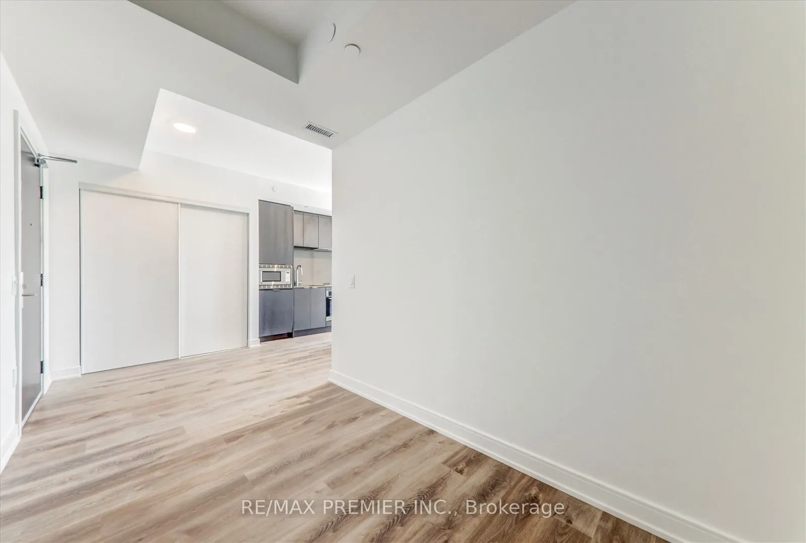 89 Dundas Street W, #1708