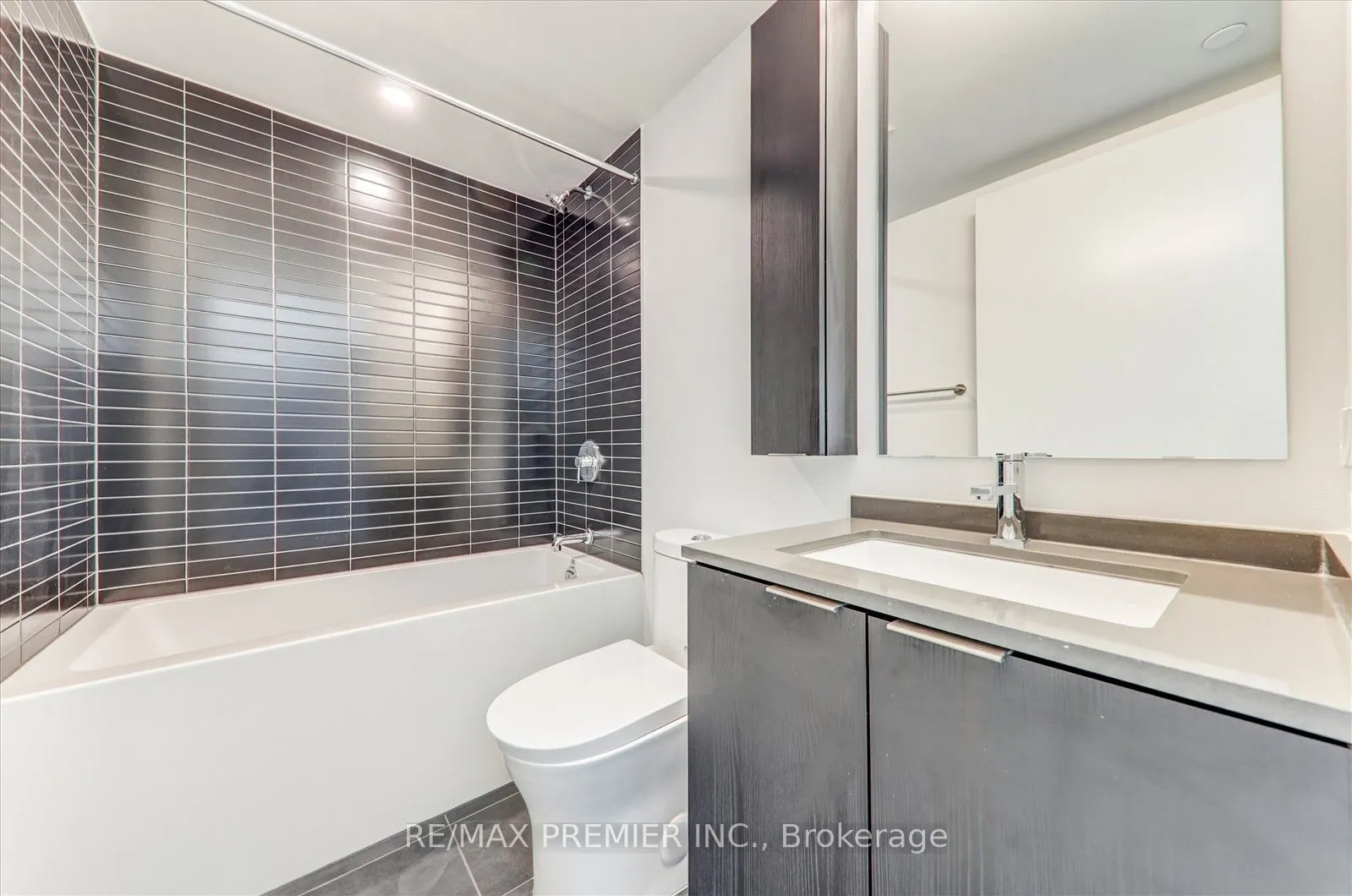 89 Dundas Street W, #1708