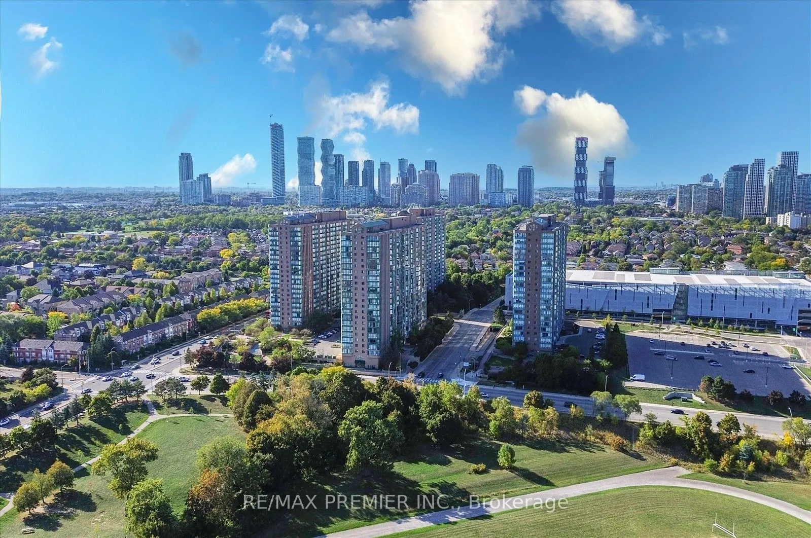 89 Dundas Street W, #1708