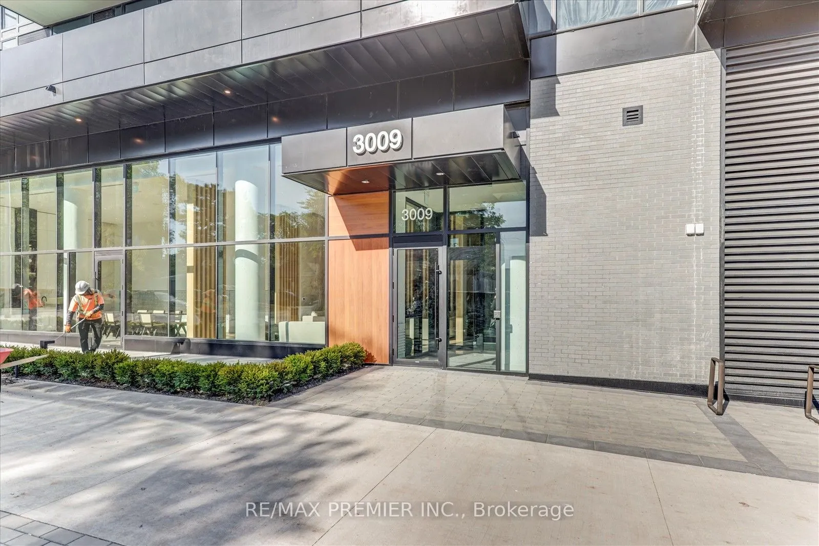 89 Dundas Street W, #1708
