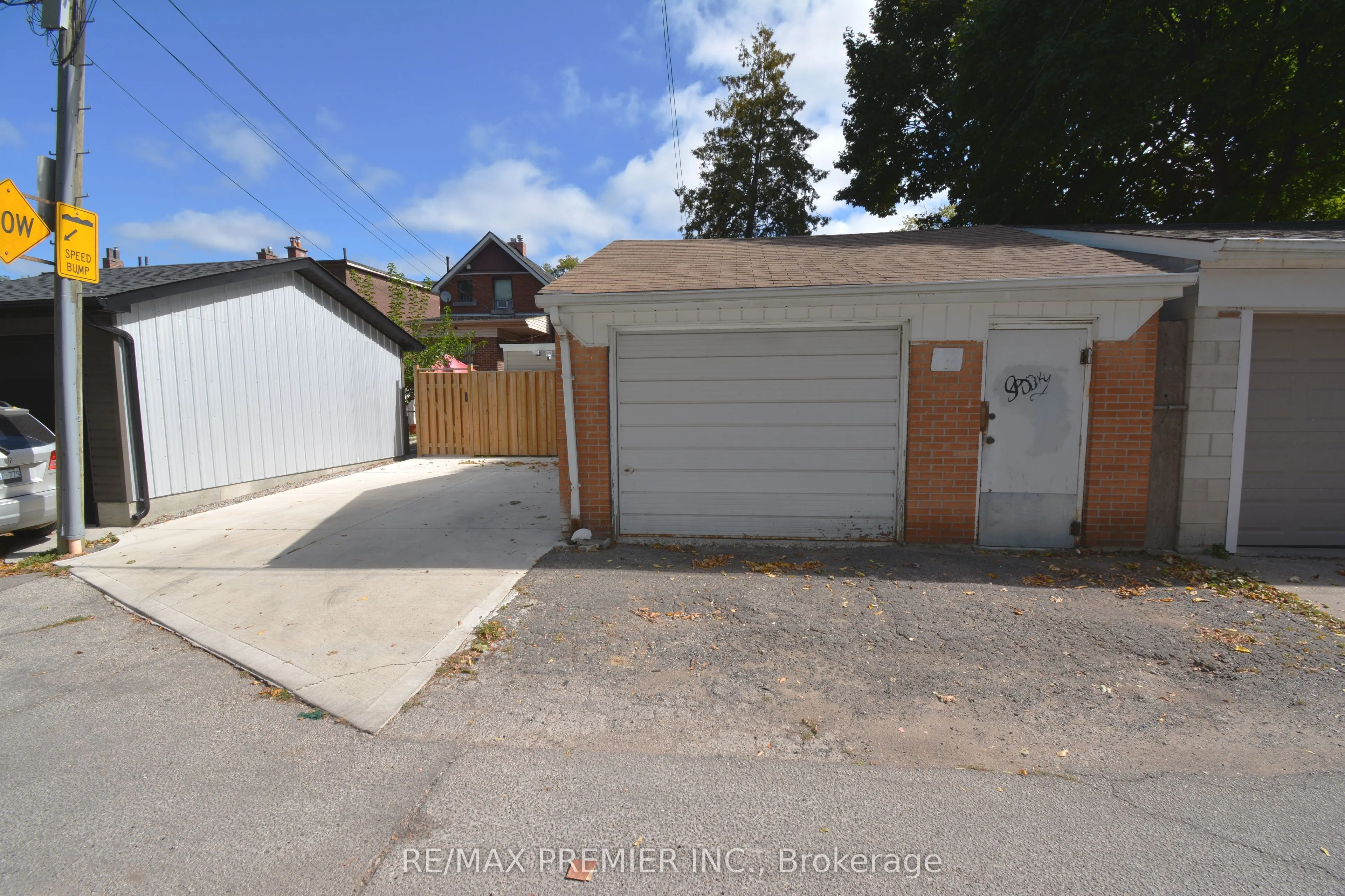 256 Harvie Avenue