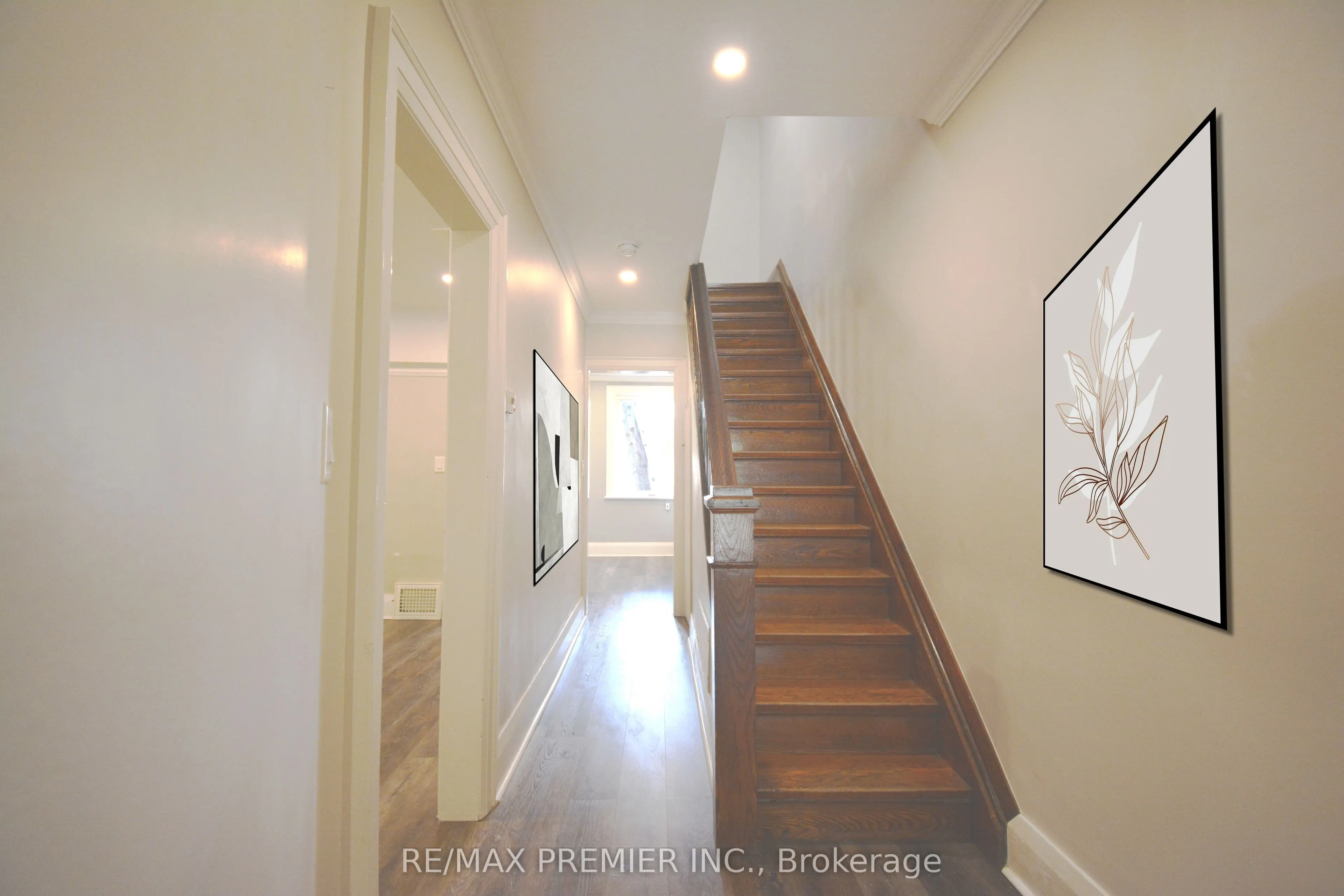 256 Harvie Avenue