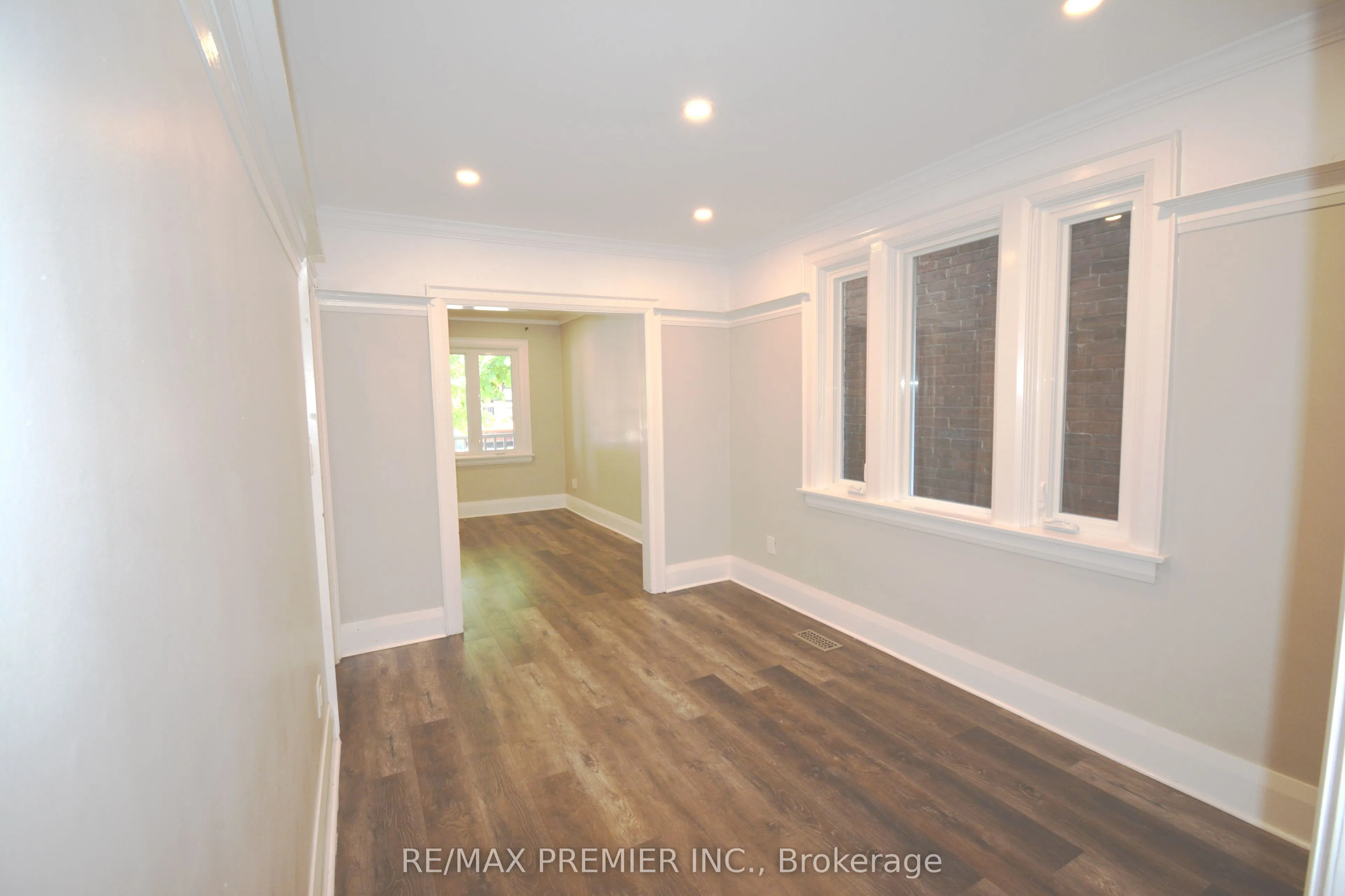 256 Harvie Avenue