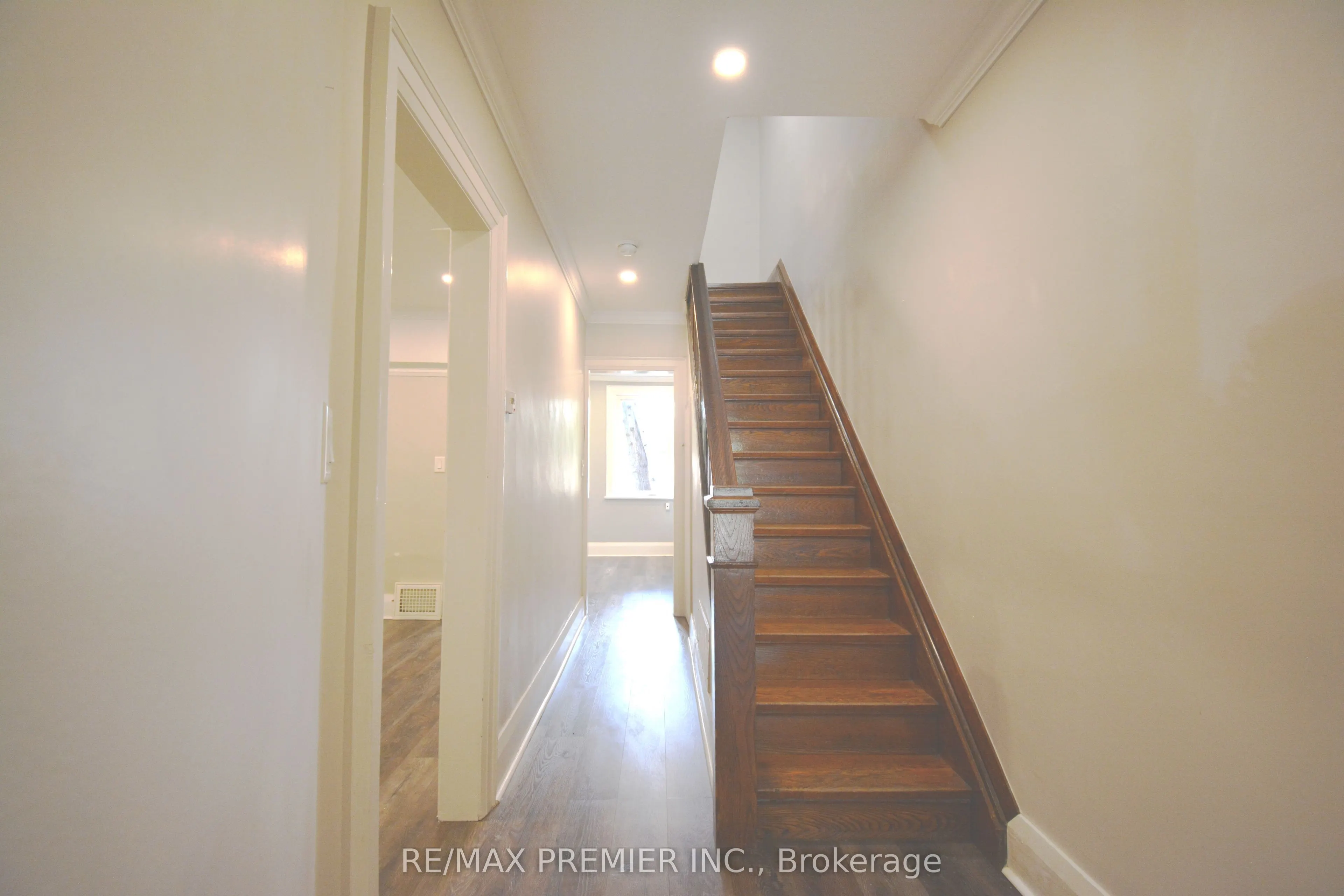 256 Harvie Avenue