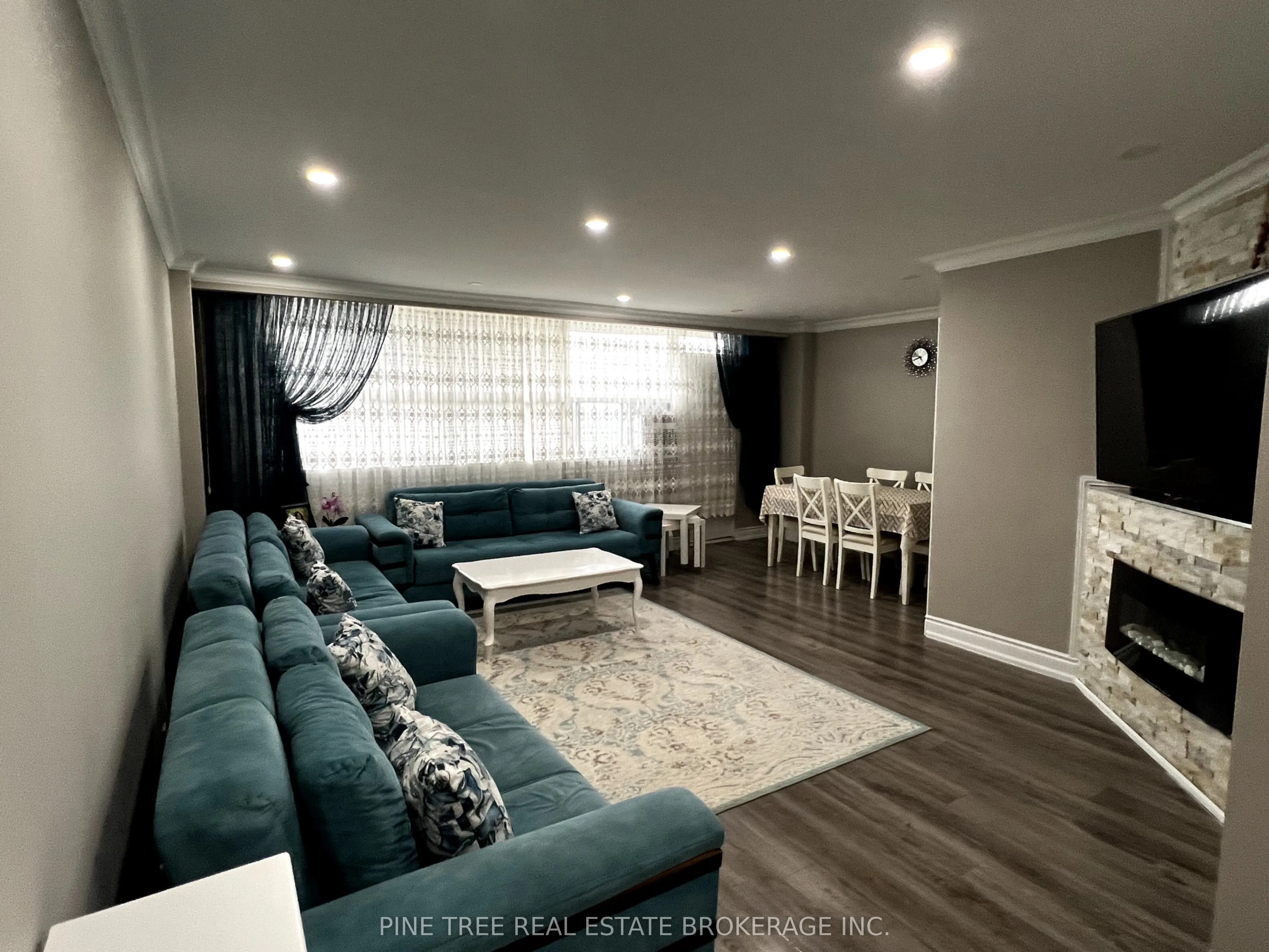 80 Grandravine Drive, #816