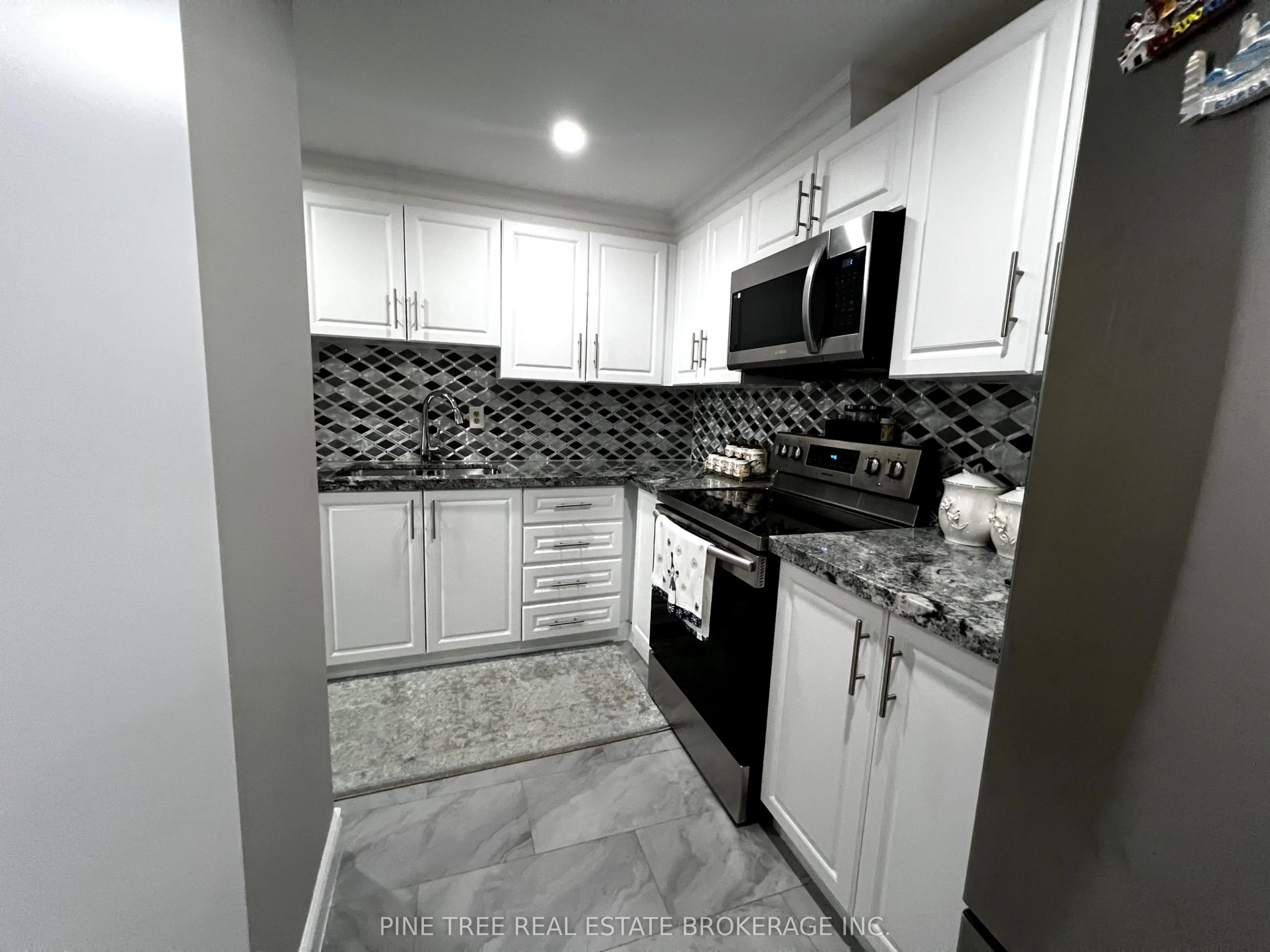 80 Grandravine Drive, #816