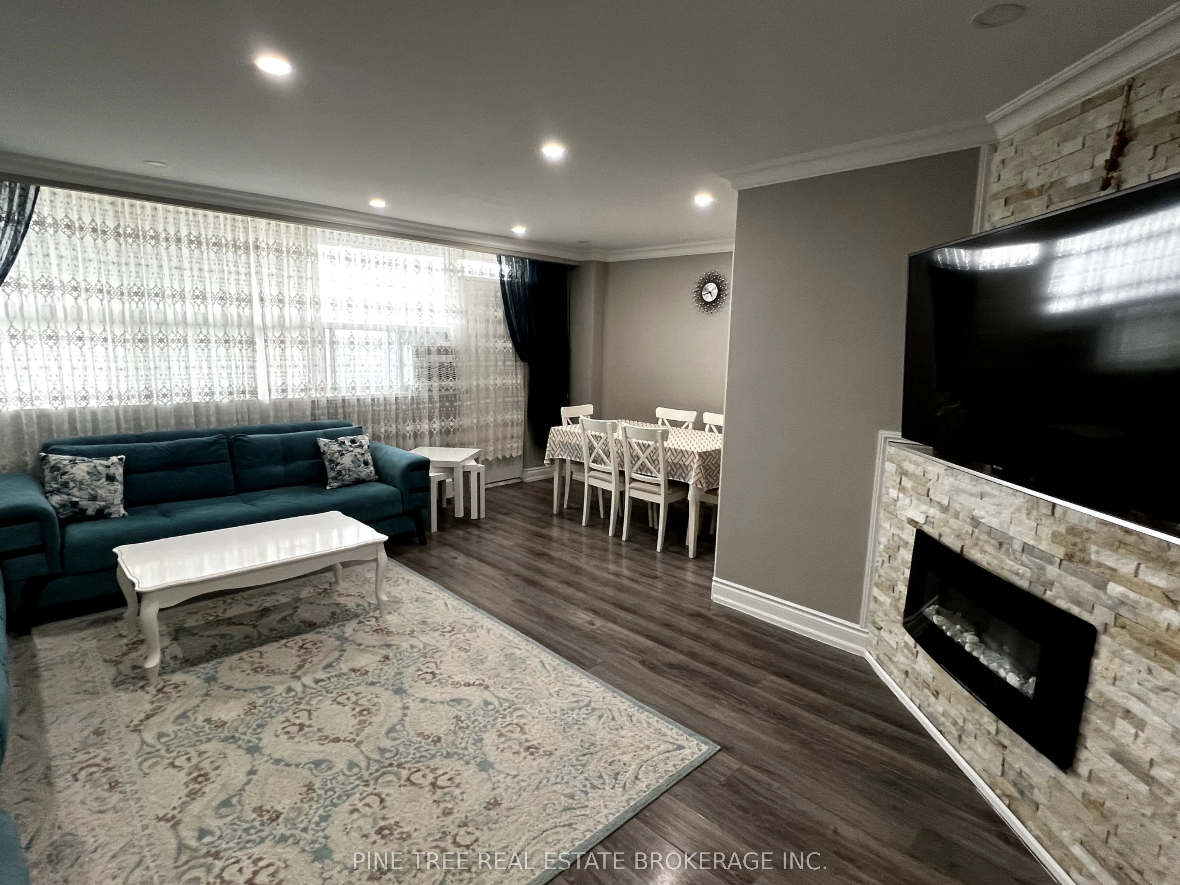 80 Grandravine Drive, #816
