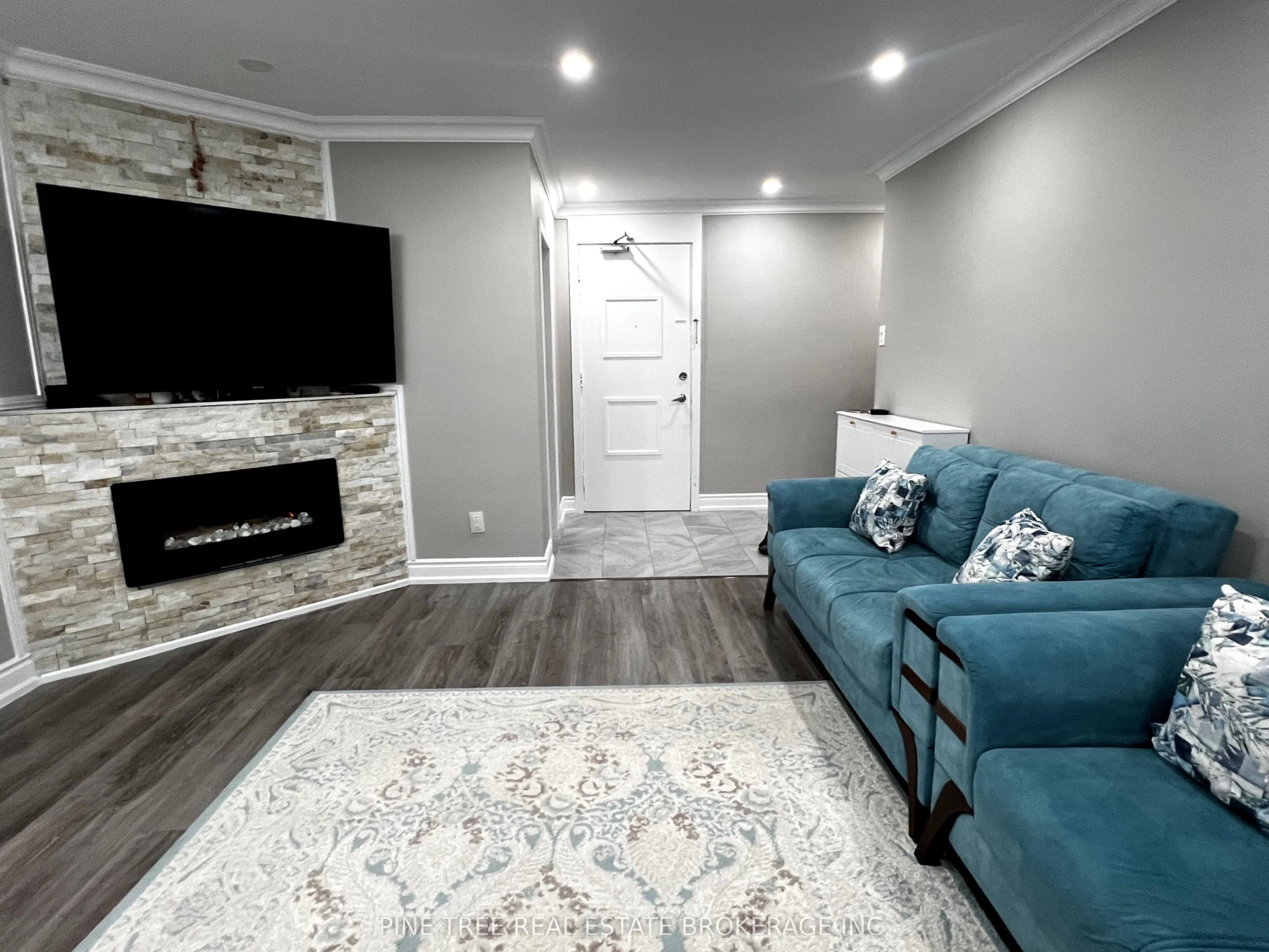 80 Grandravine Drive, #816