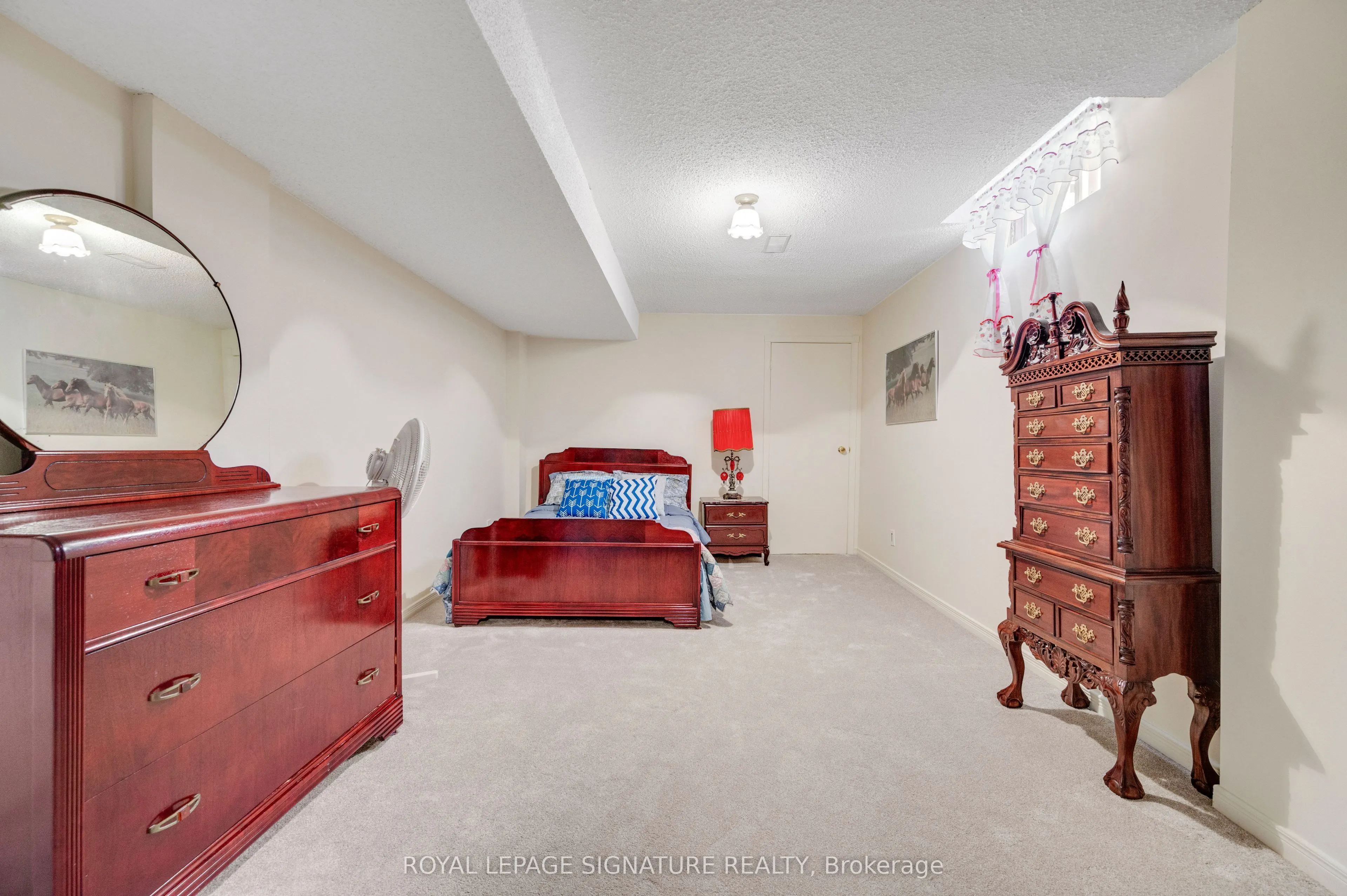 2921 Caradoc Lane