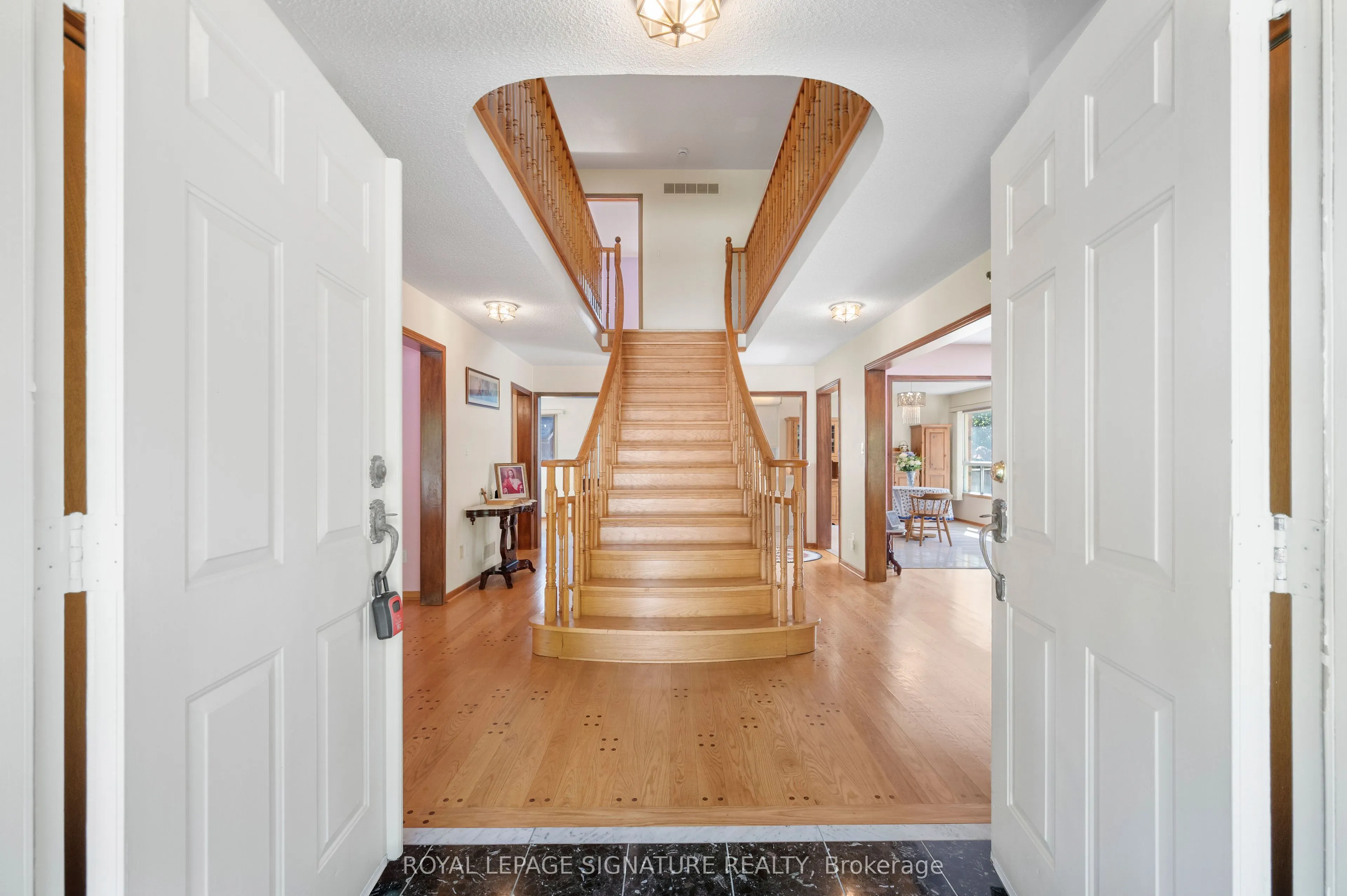2921 Caradoc Lane