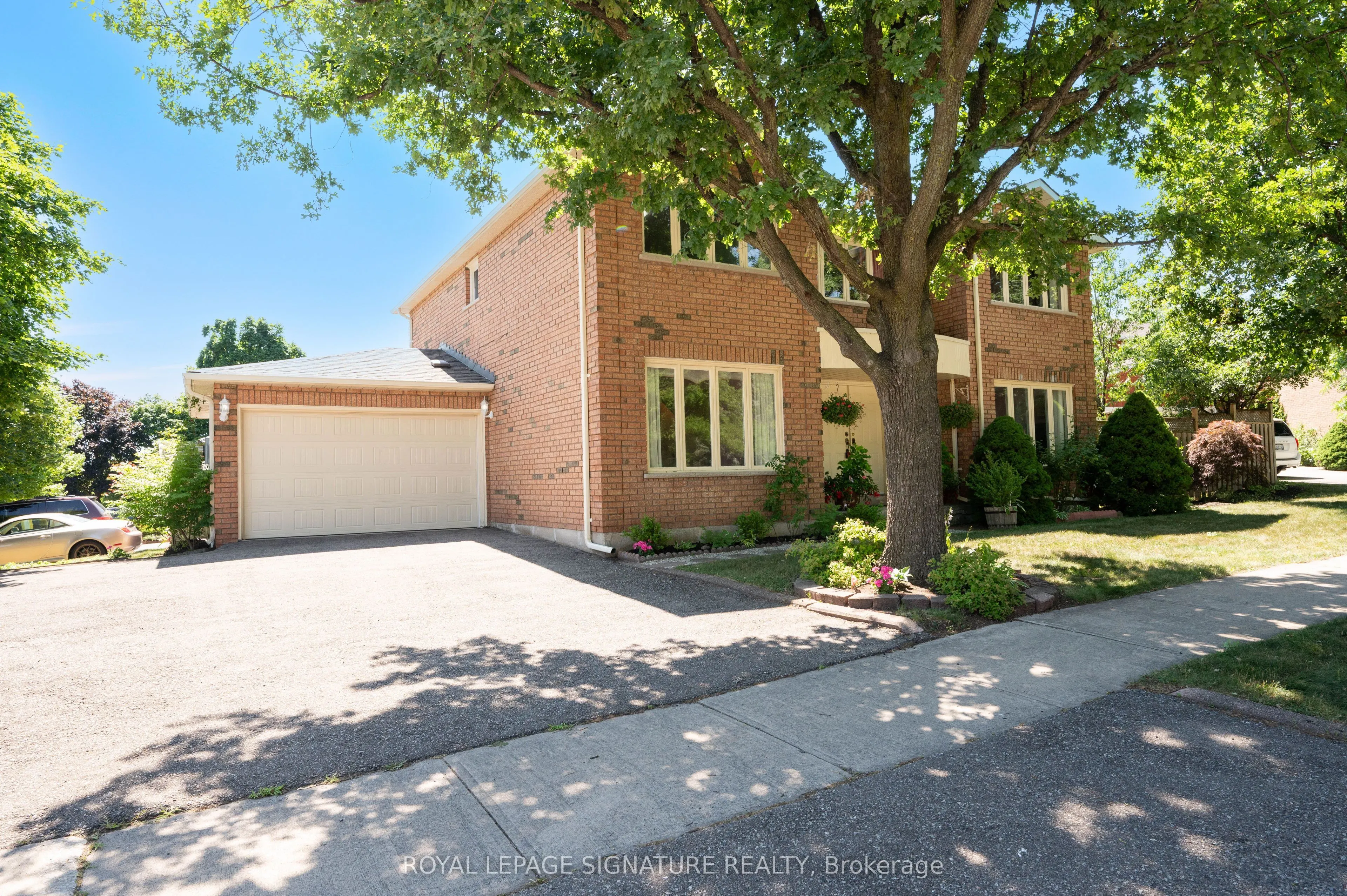 2921 Caradoc Lane