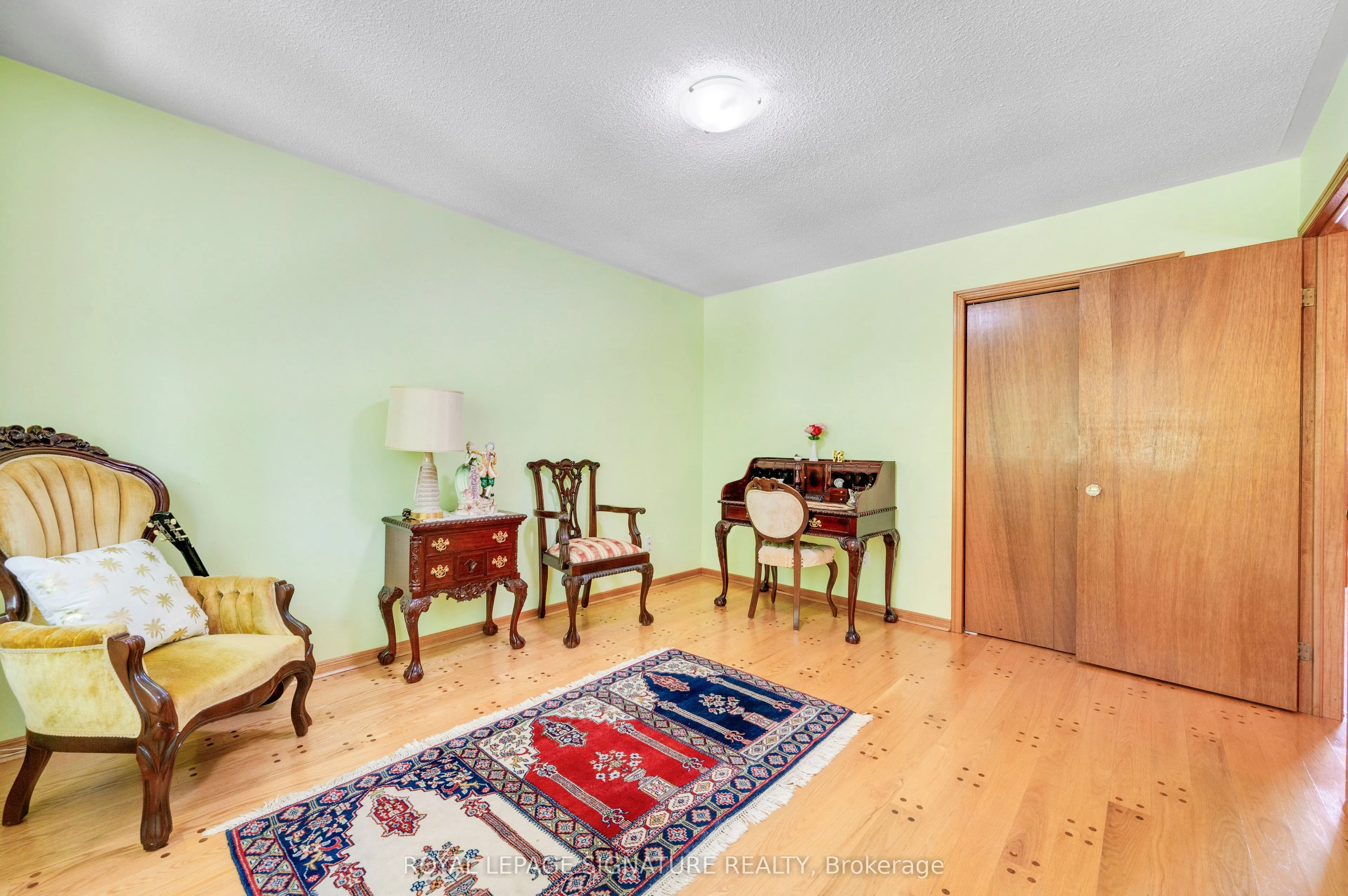 2921 Caradoc Lane
