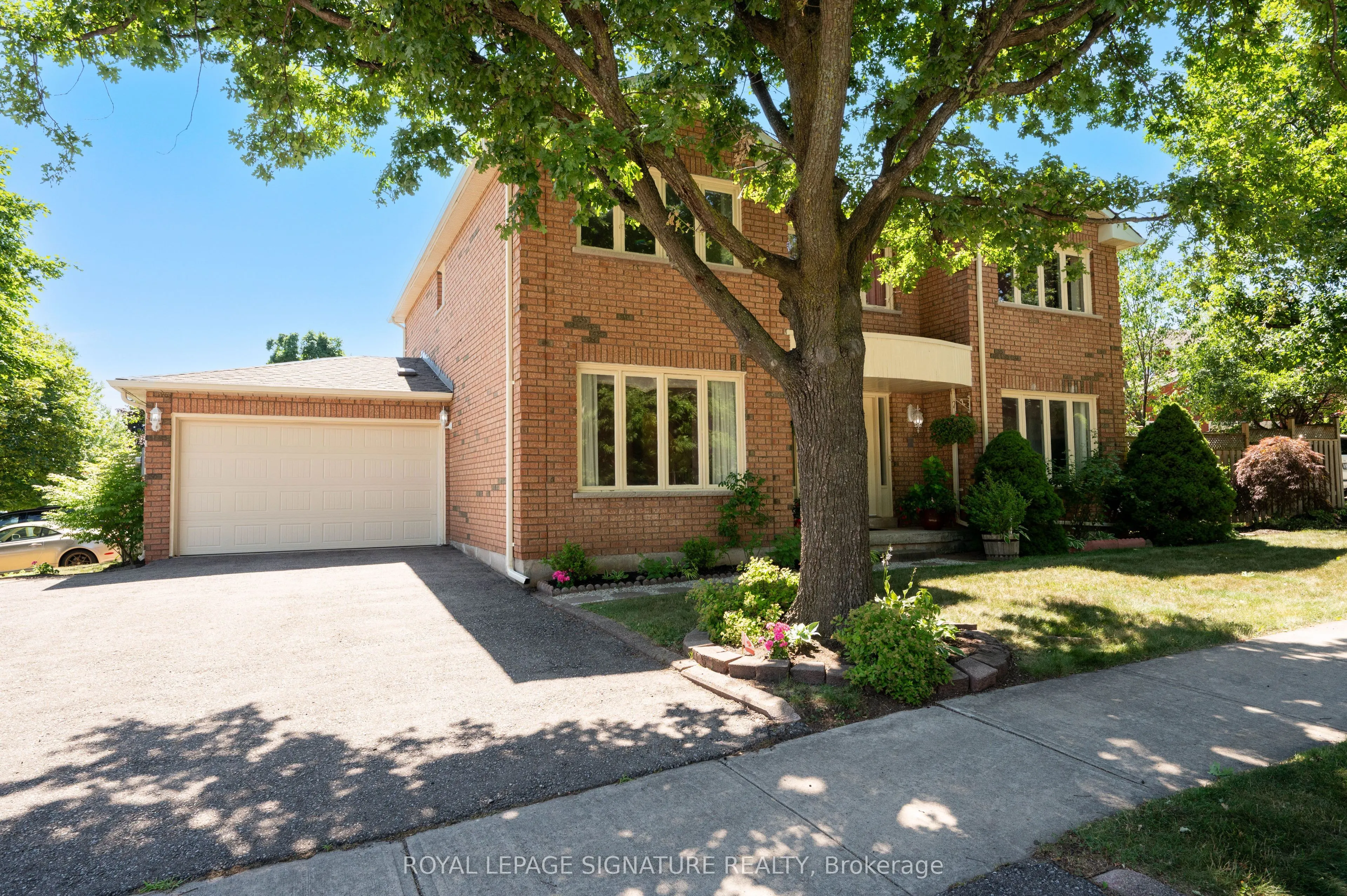 2921 Caradoc Lane