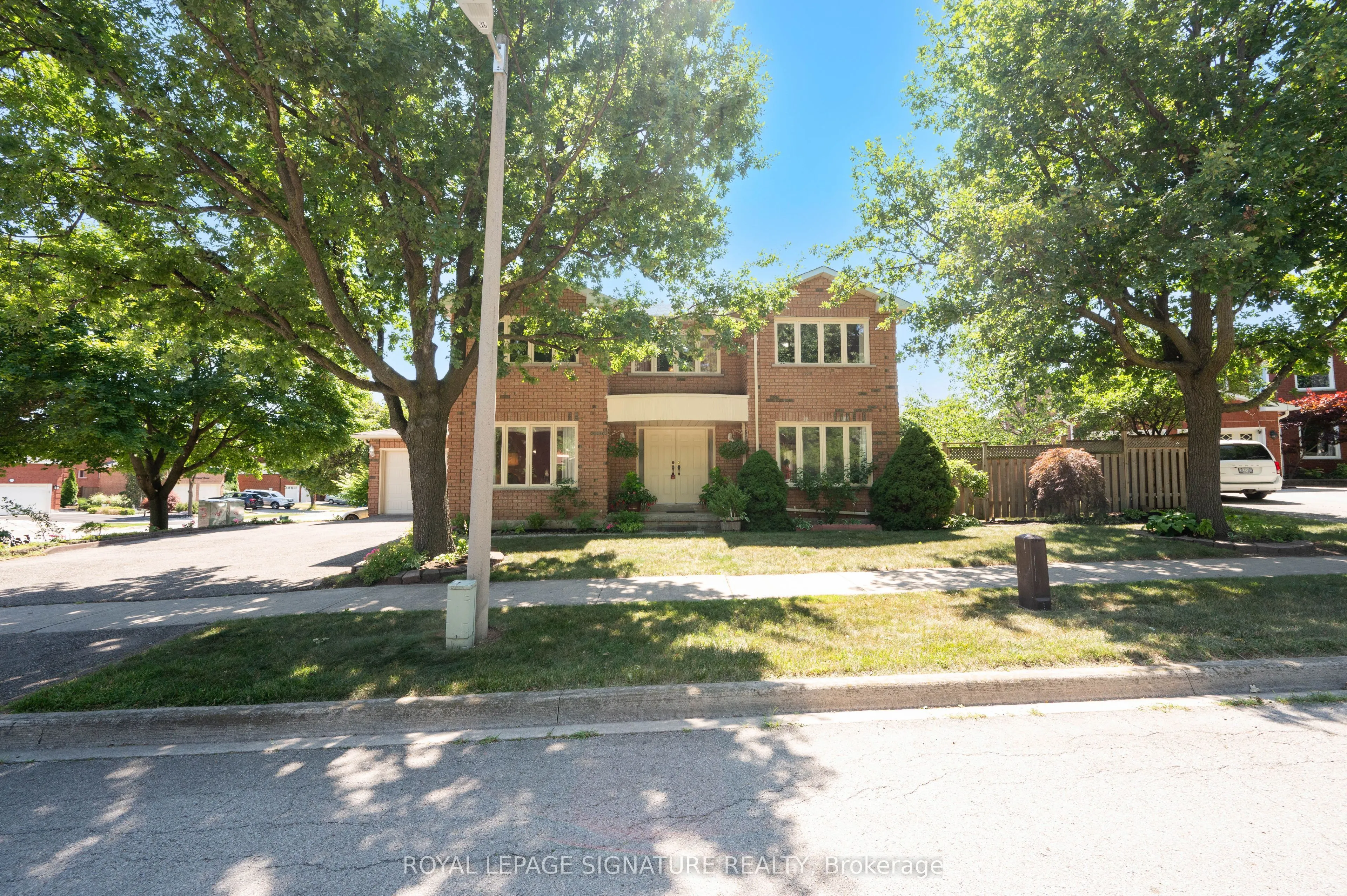 2921 Caradoc Lane
