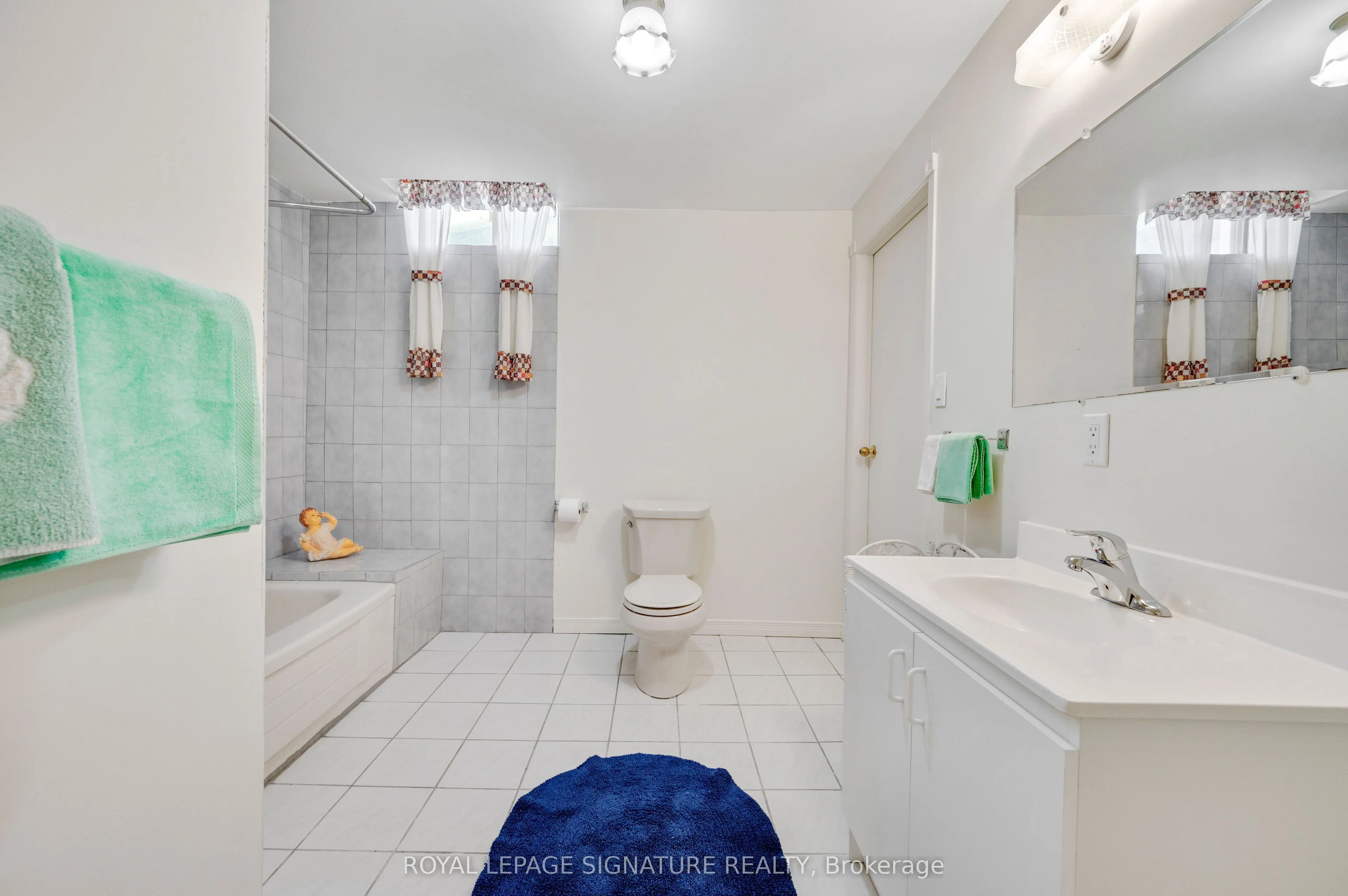 2921 Caradoc Lane