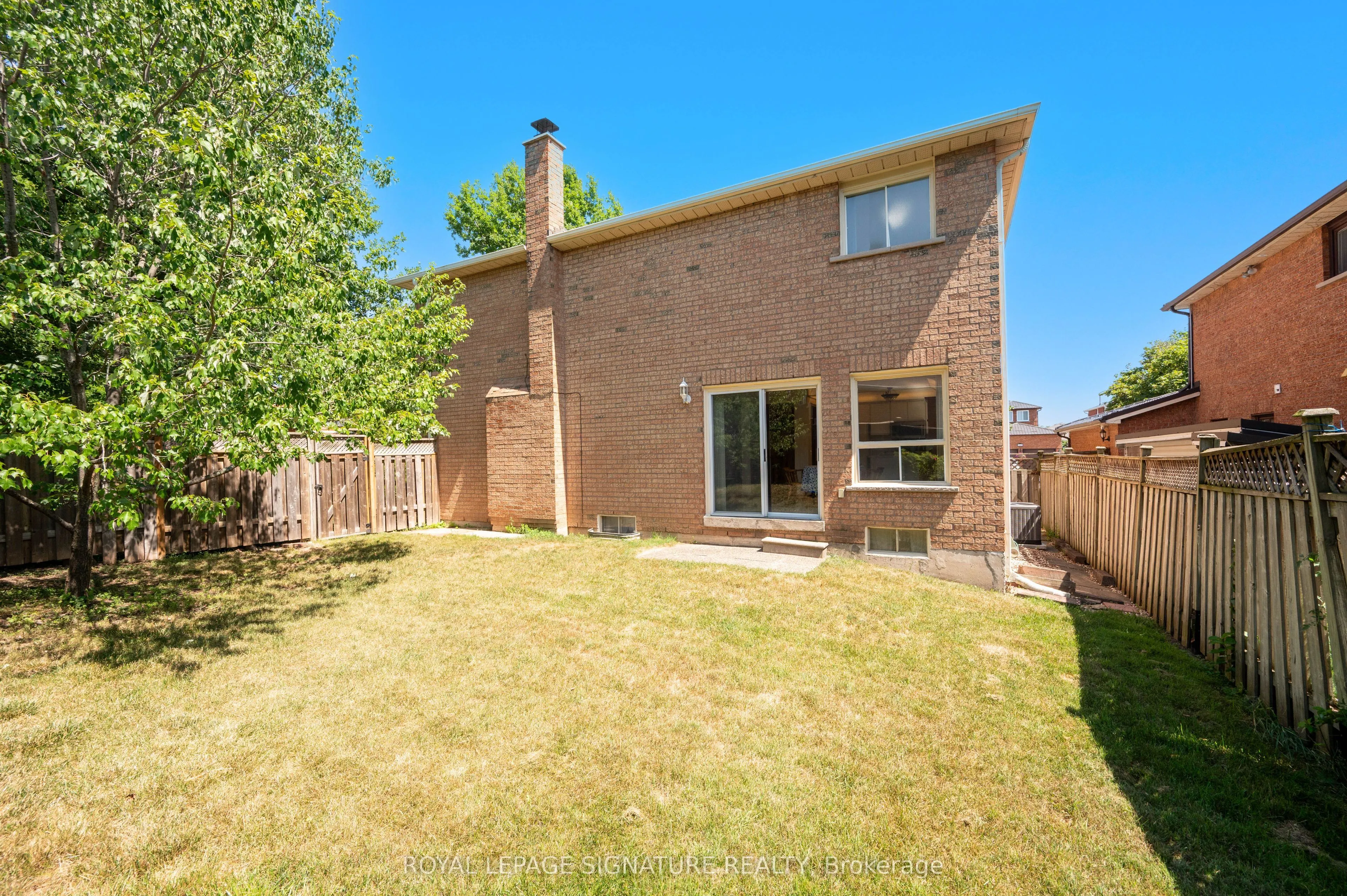 2921 Caradoc Lane