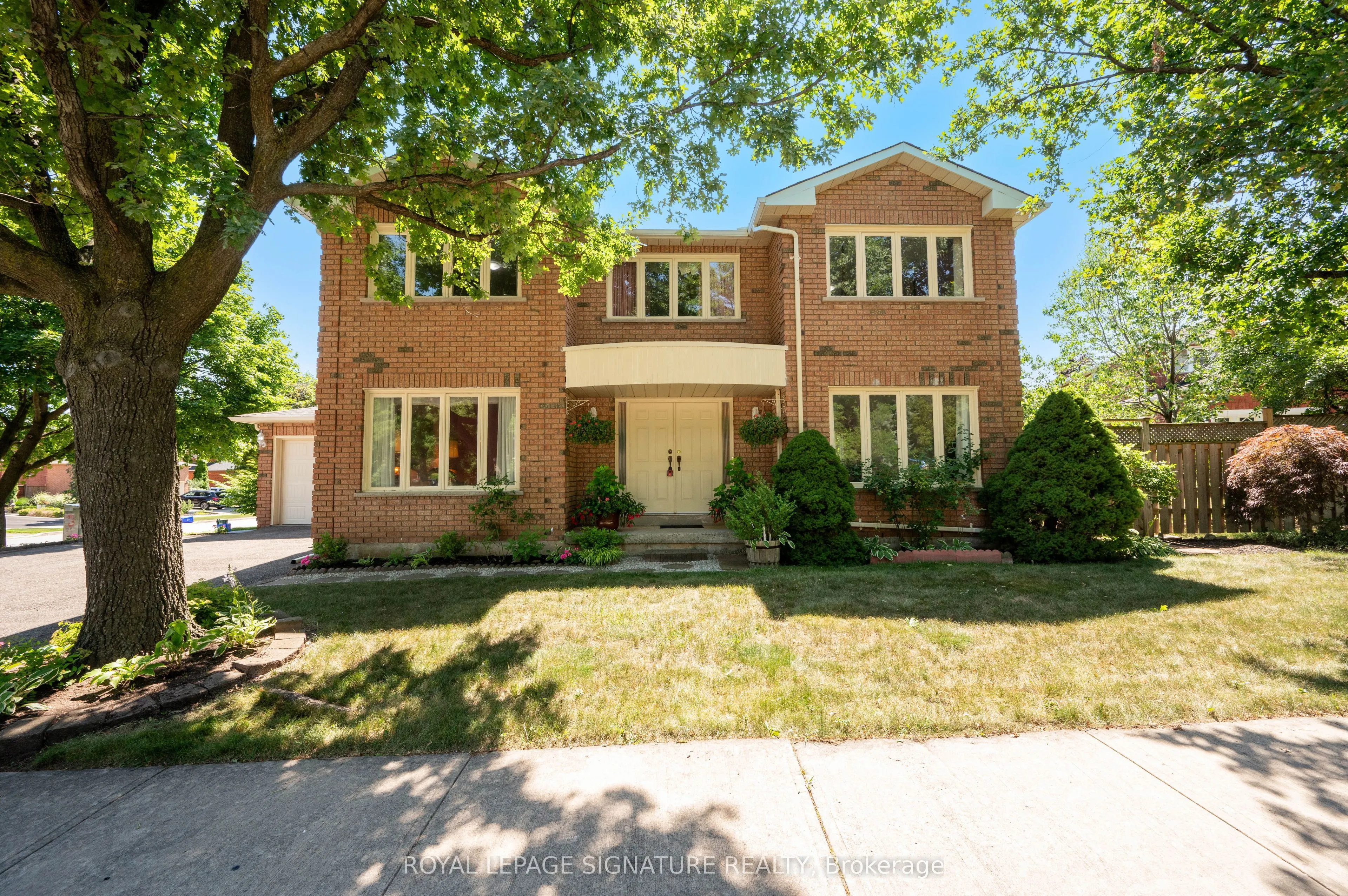 2921 Caradoc Lane