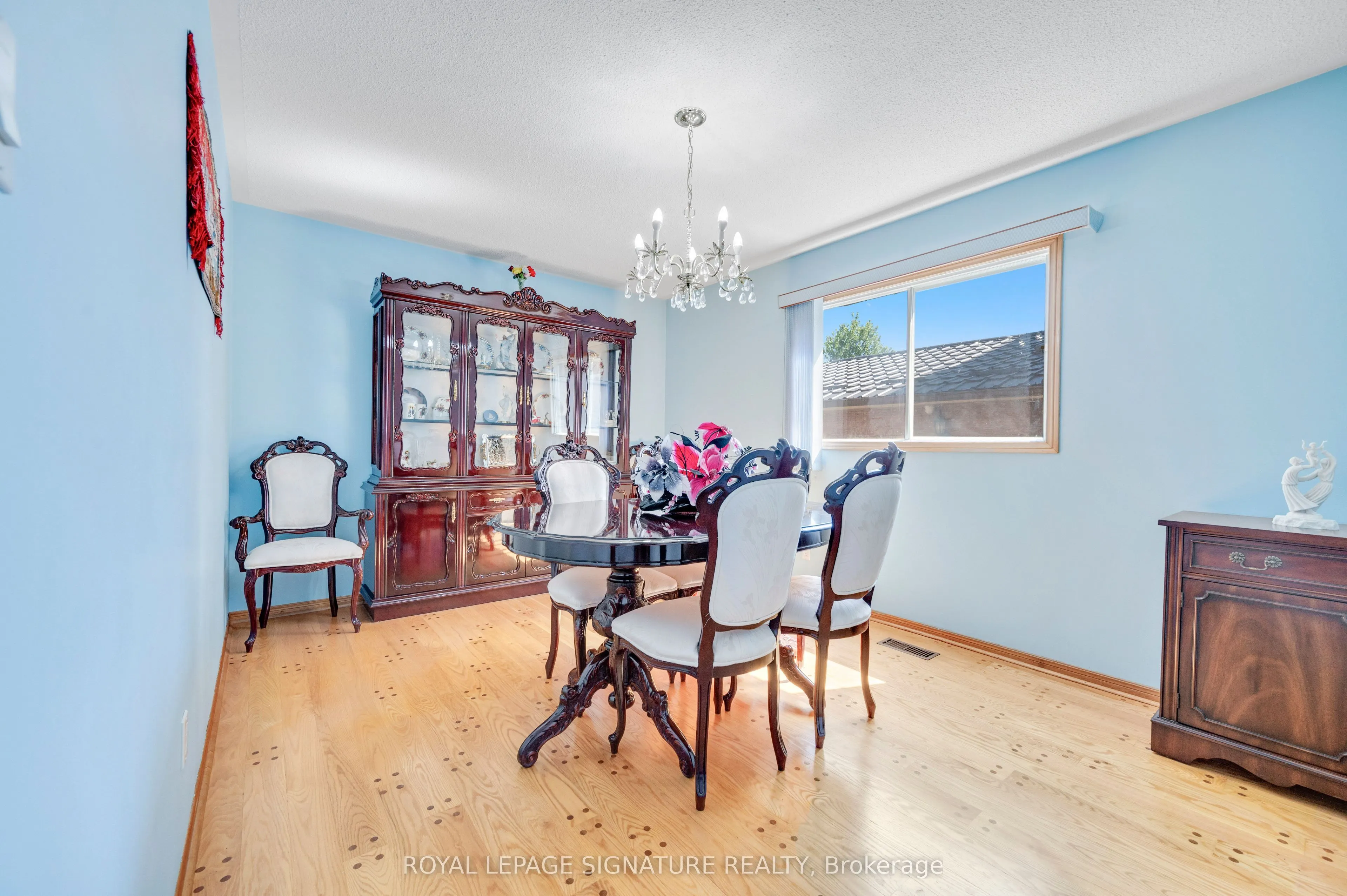 2921 Caradoc Lane