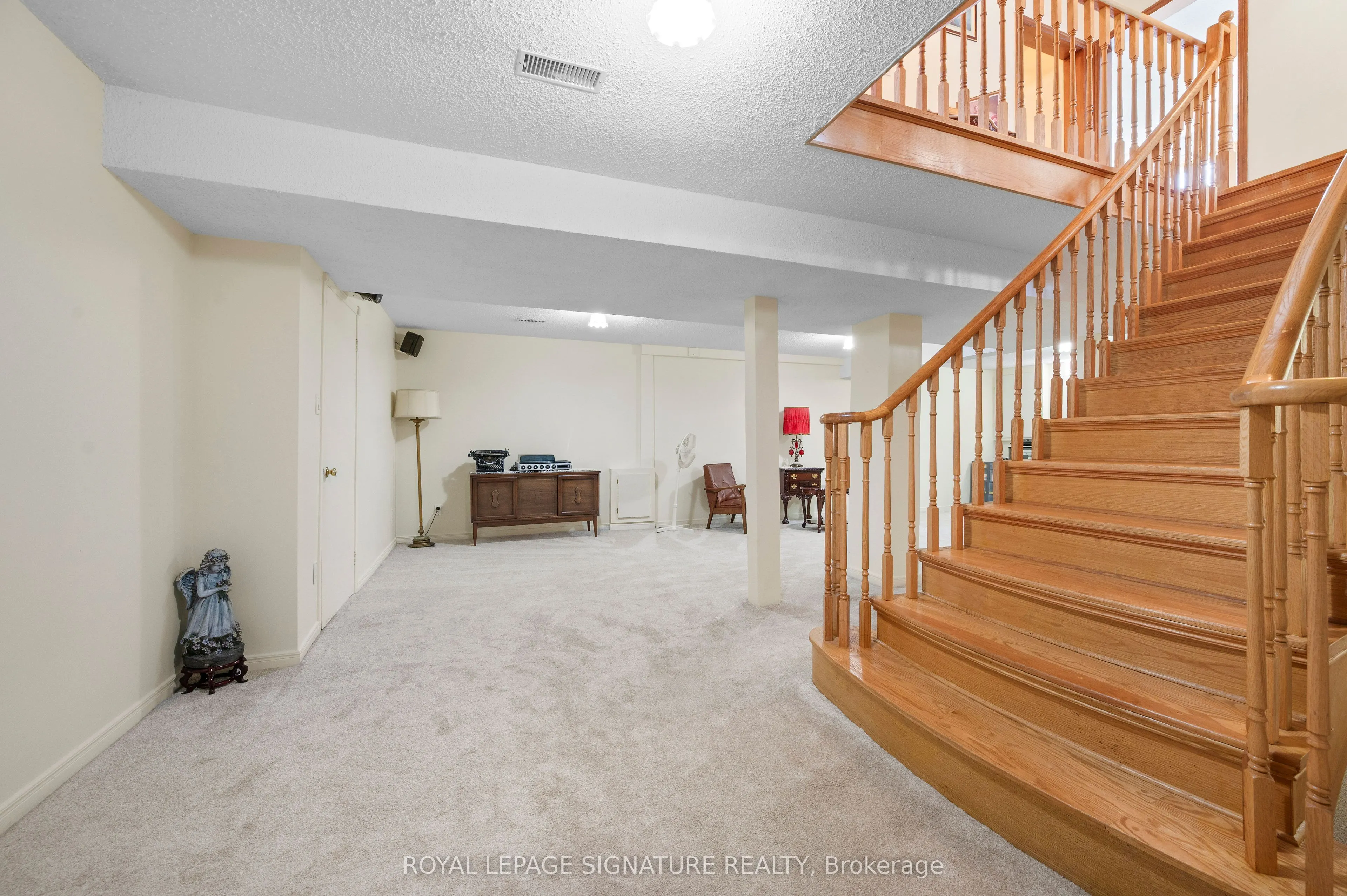 2921 Caradoc Lane