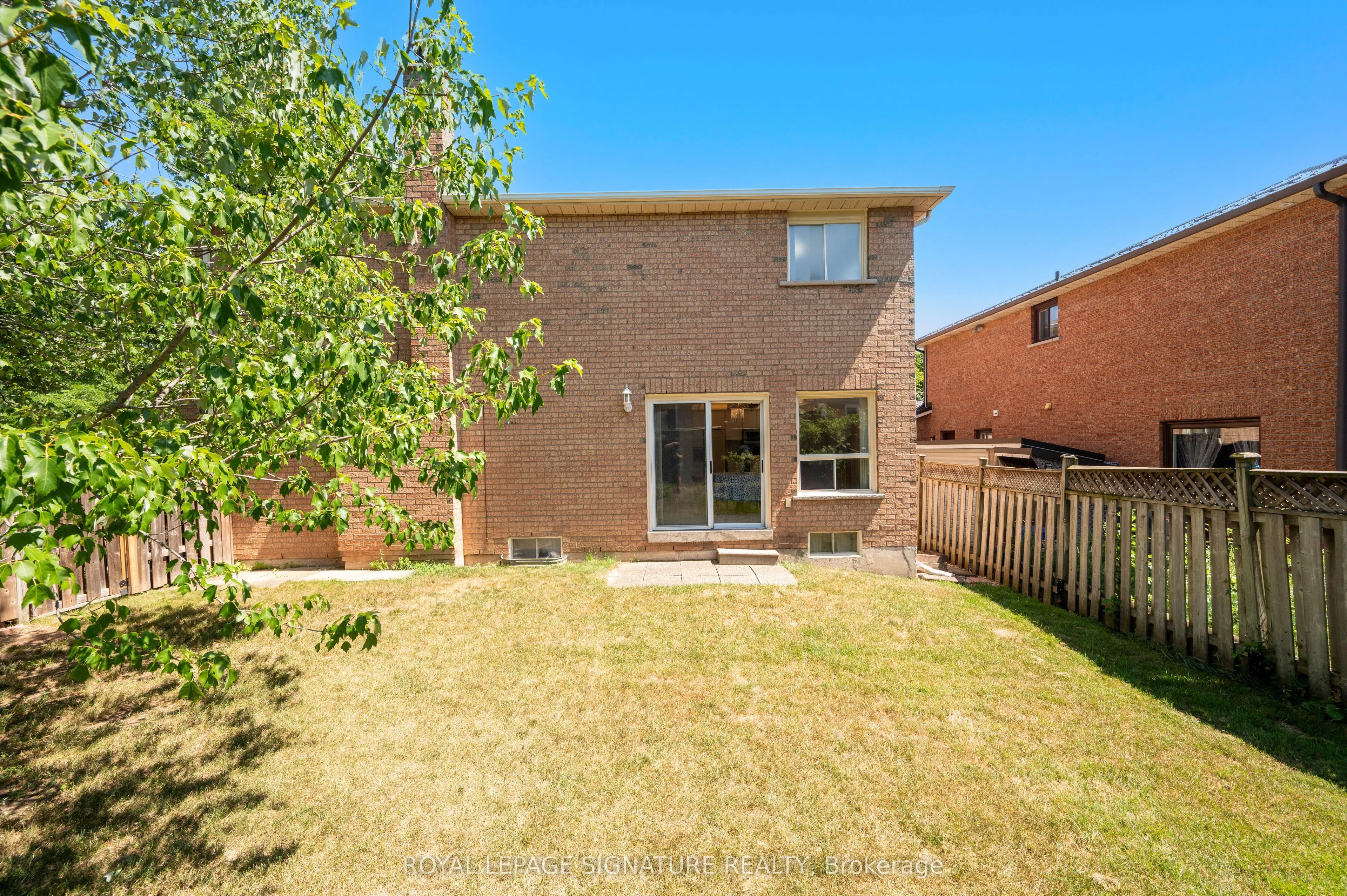 2921 Caradoc Lane