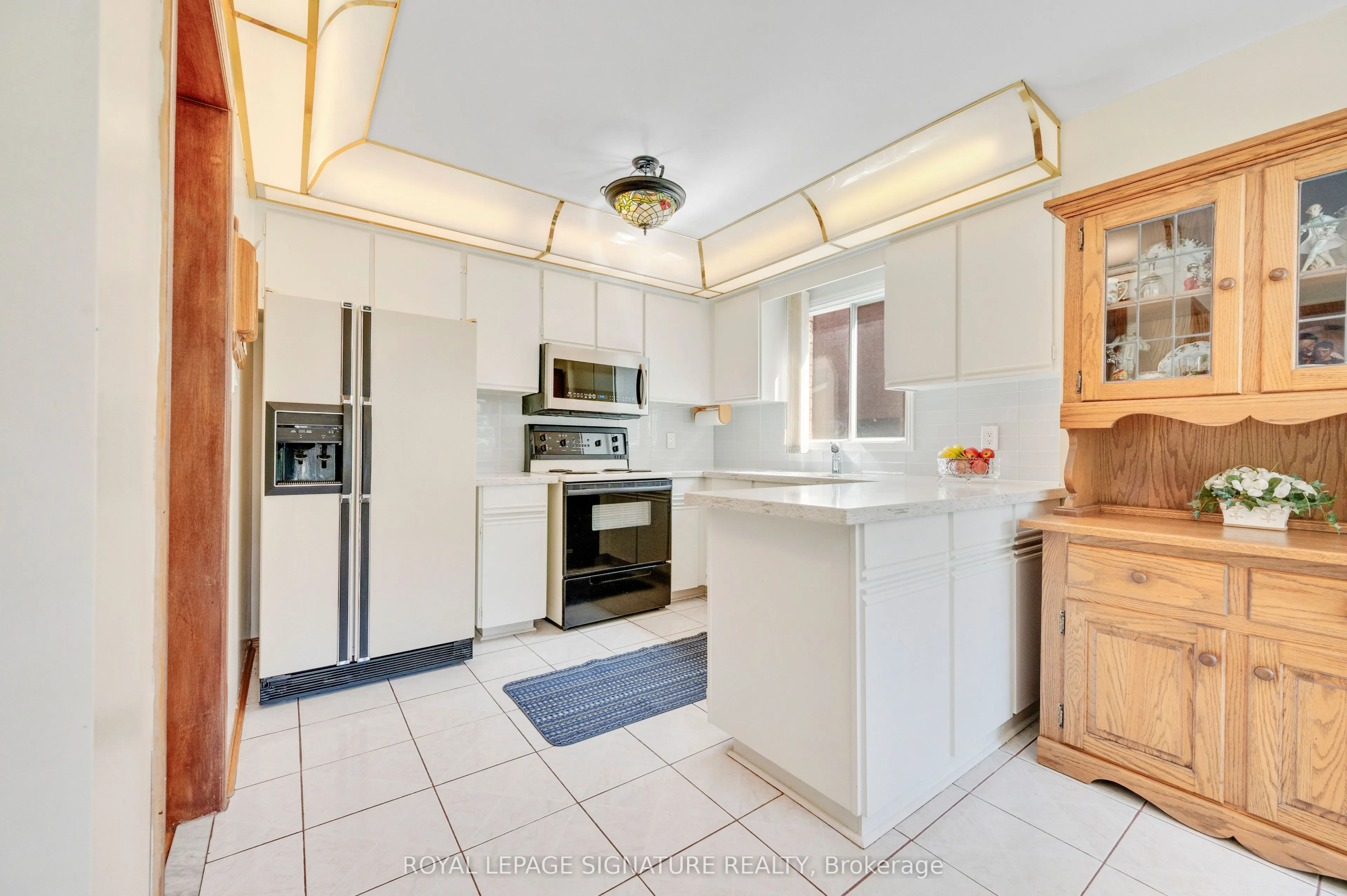 2921 Caradoc Lane