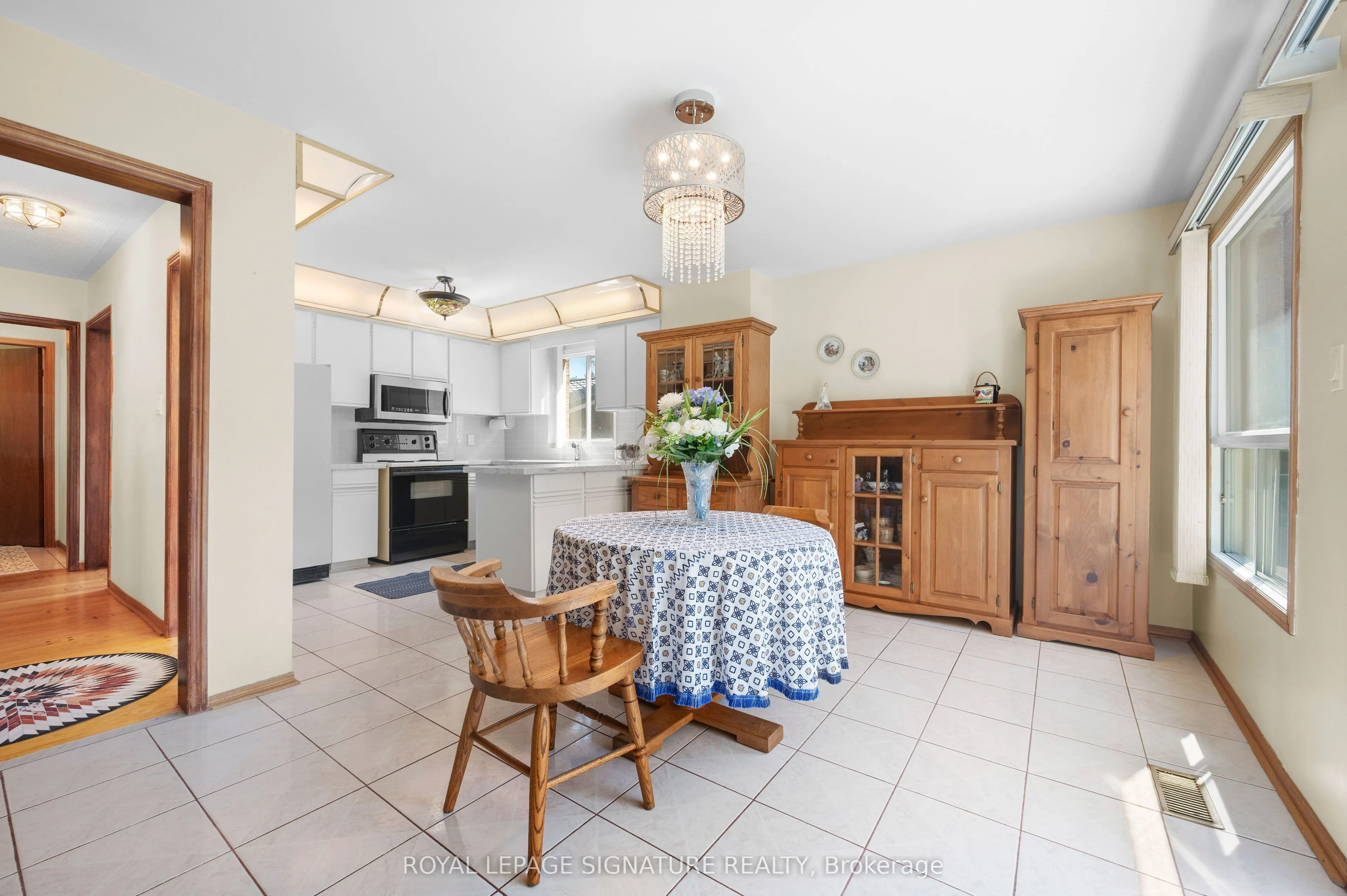 2921 Caradoc Lane