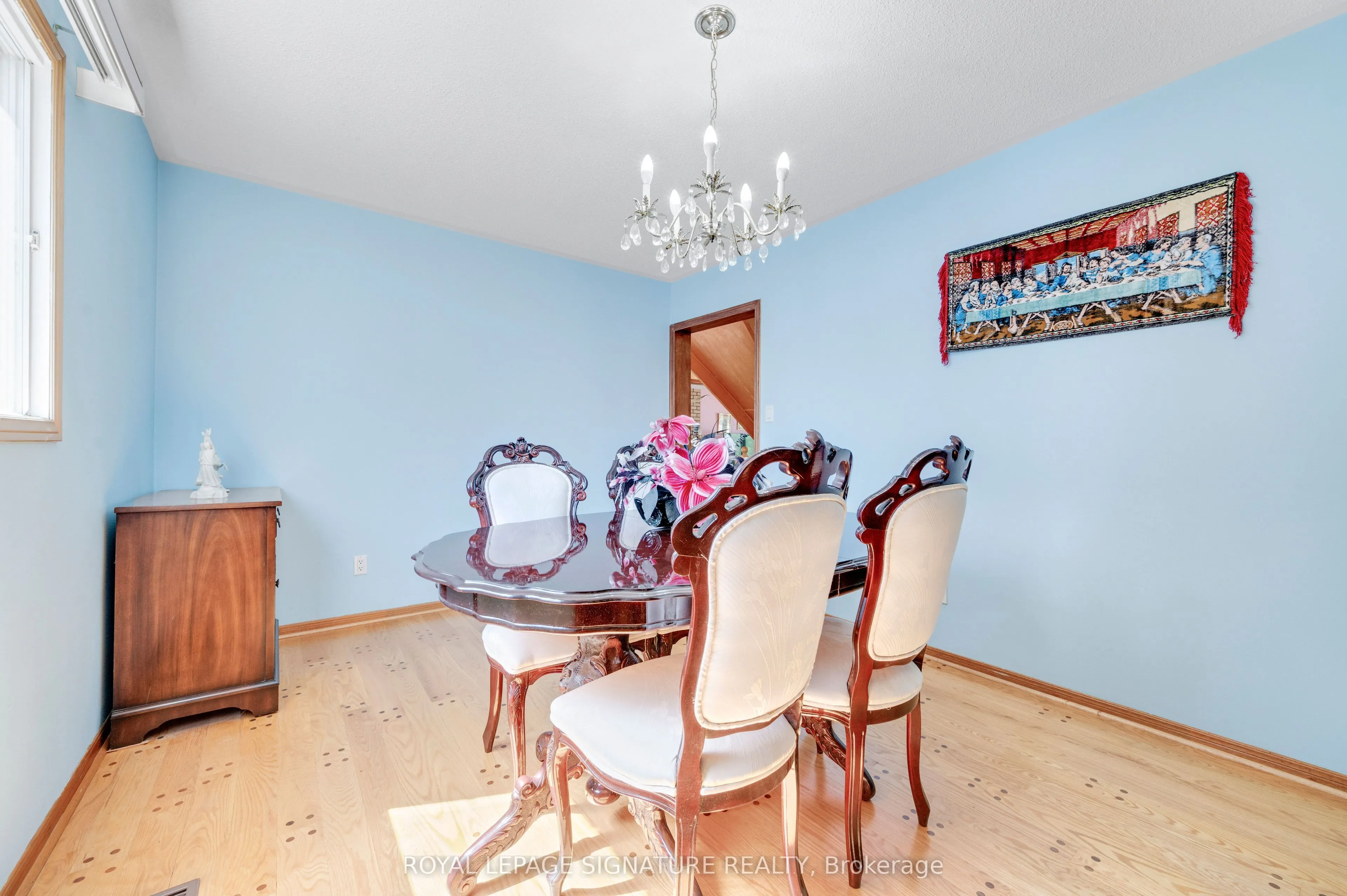 2921 Caradoc Lane