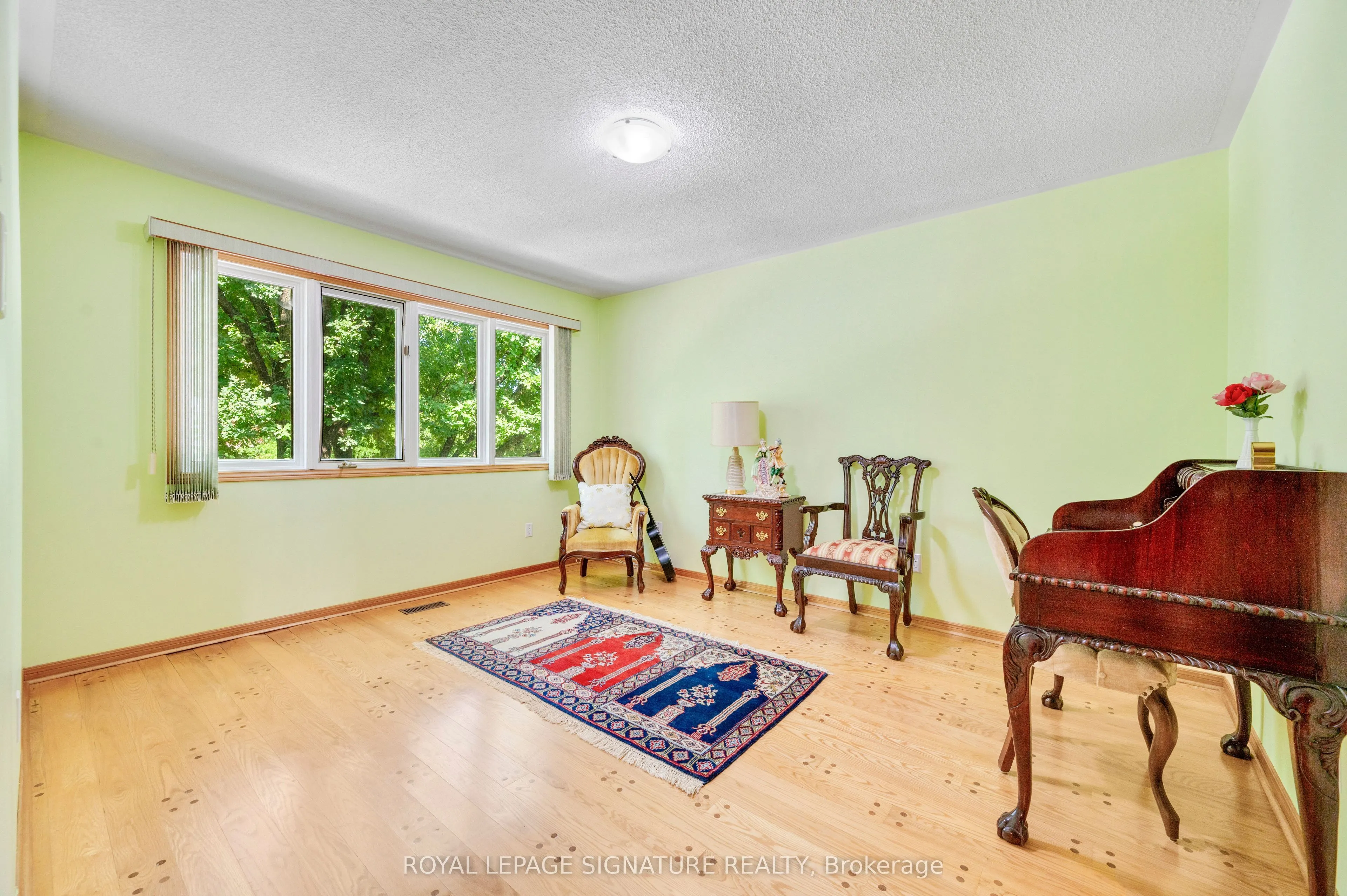 2921 Caradoc Lane