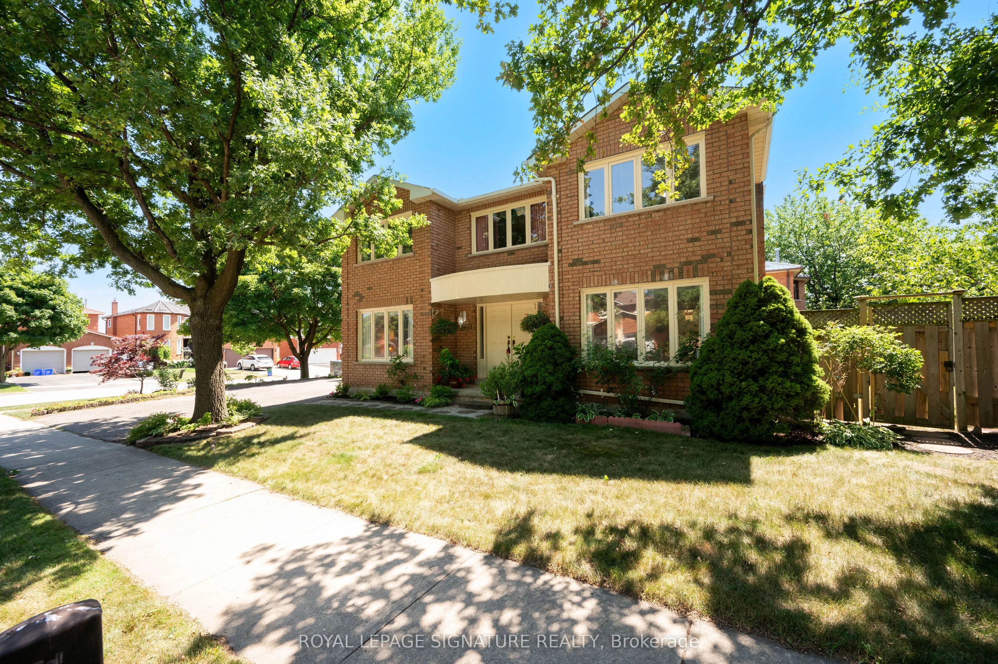 2921 Caradoc Lane