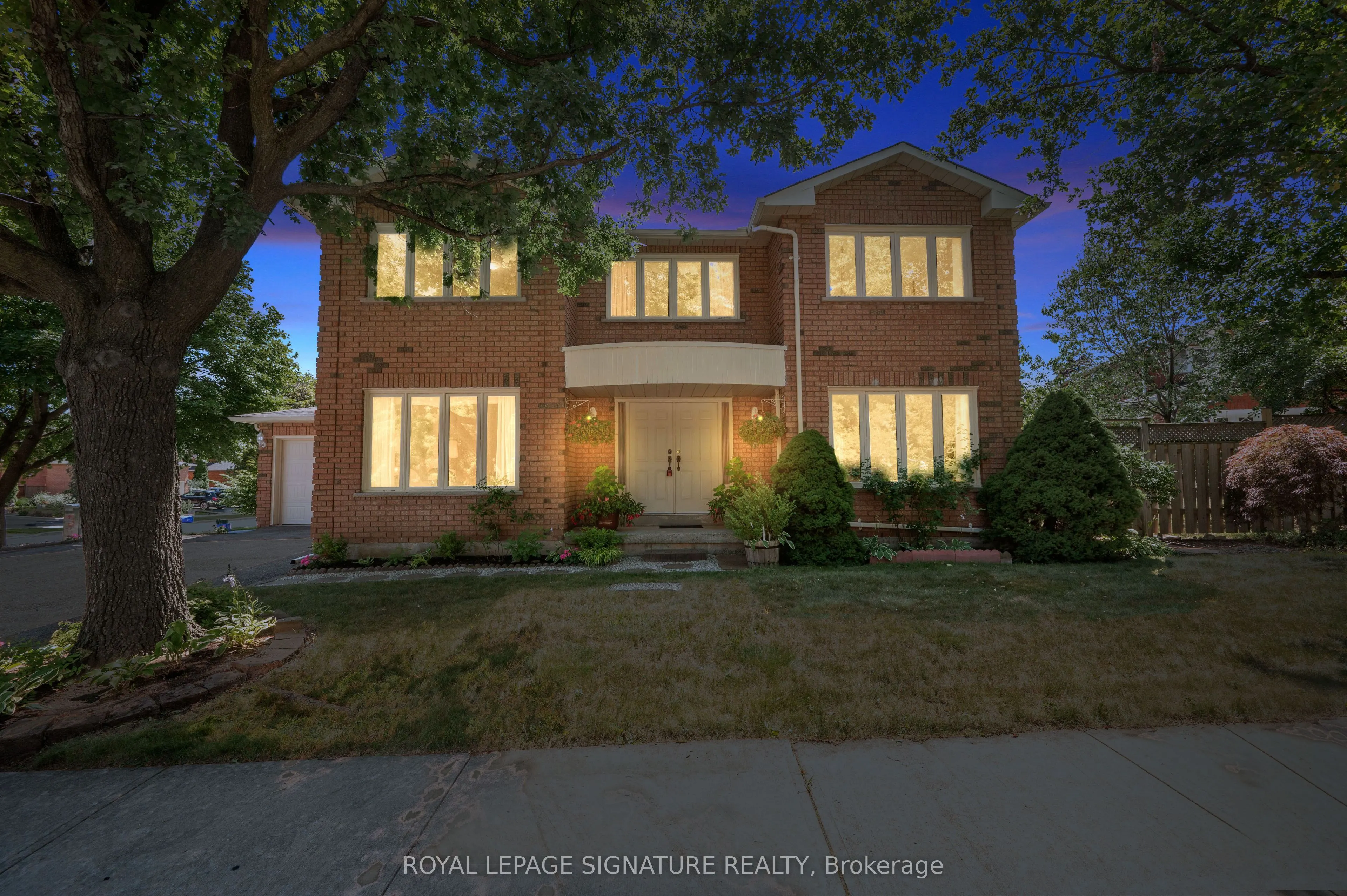 2921 Caradoc Lane