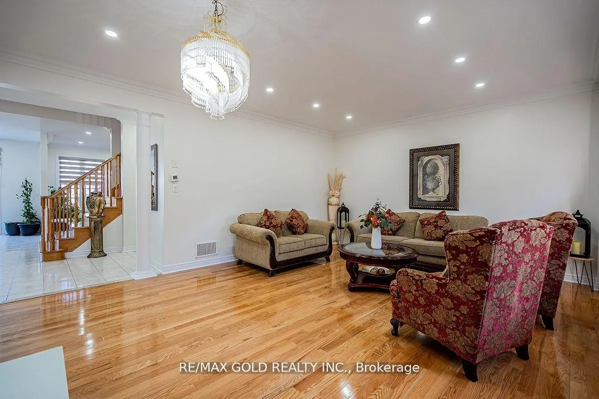 17 Yellow Pine Road