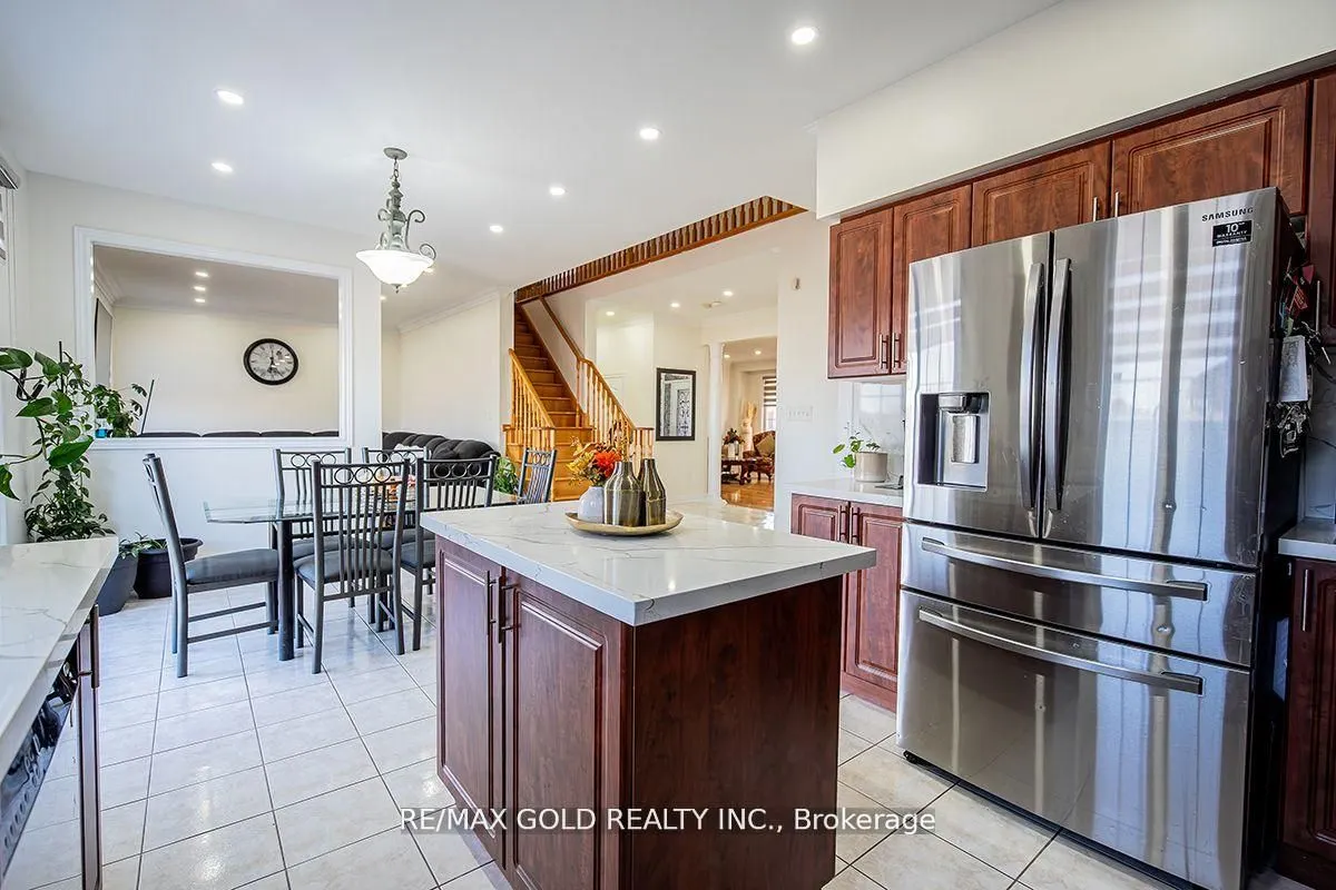 17 Yellow Pine Road