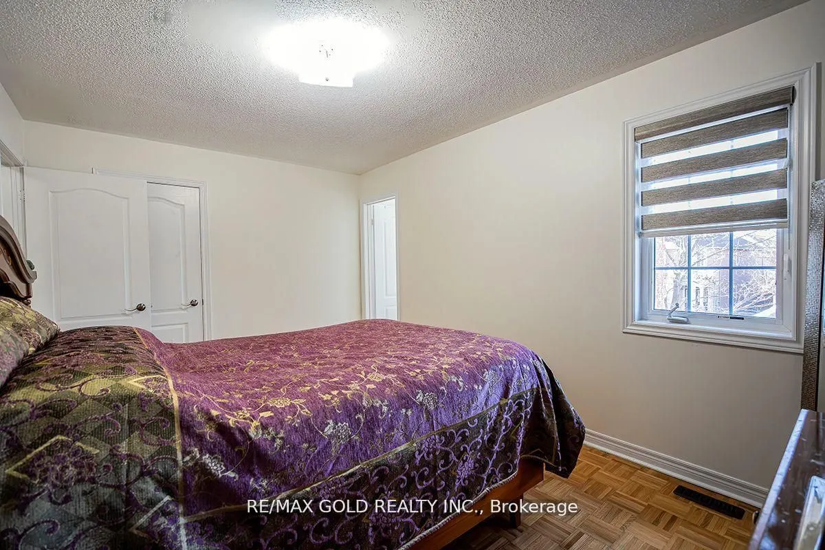 17 Yellow Pine Road