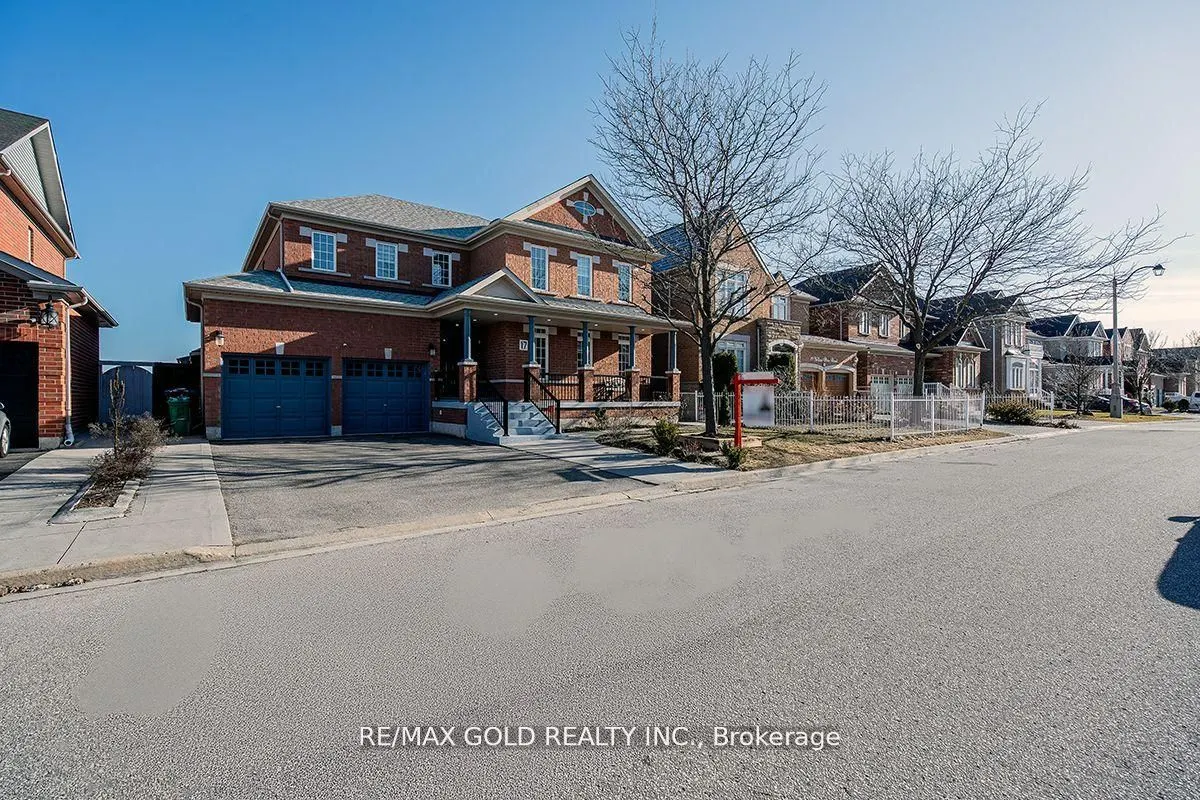 17 Yellow Pine Road